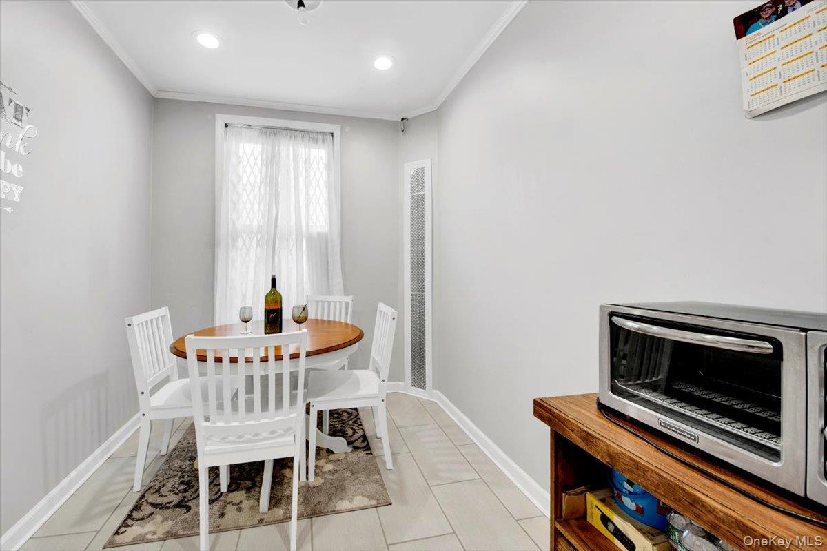 2925 Matthews Avenue, Unit 5H photo 12