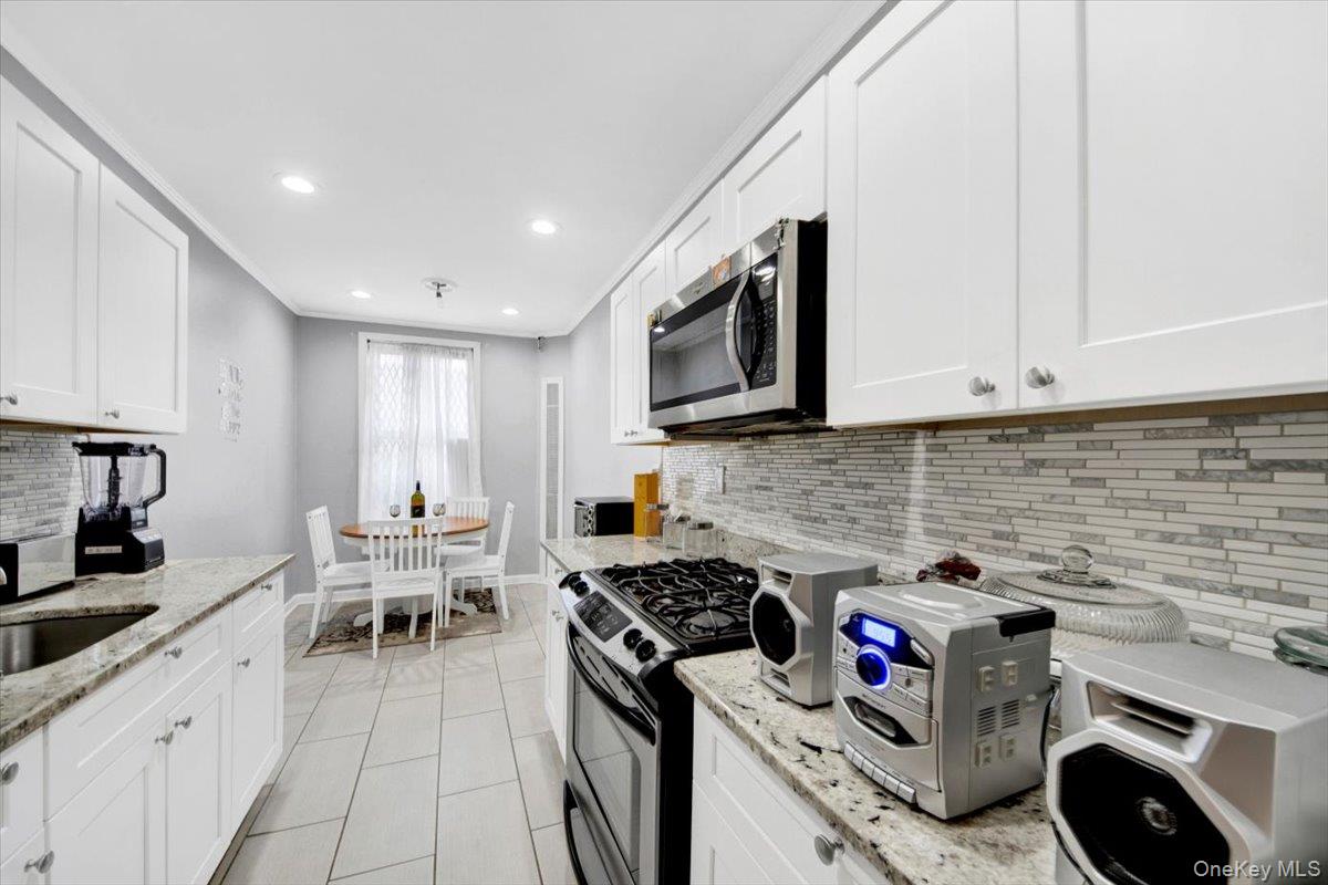 2925 Matthews Avenue, Unit 5H photo 14