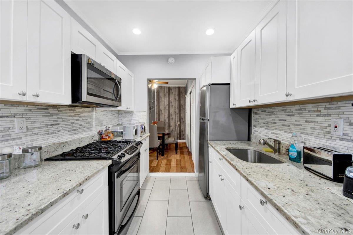 2925 Matthews Avenue, Unit 5H photo 16
