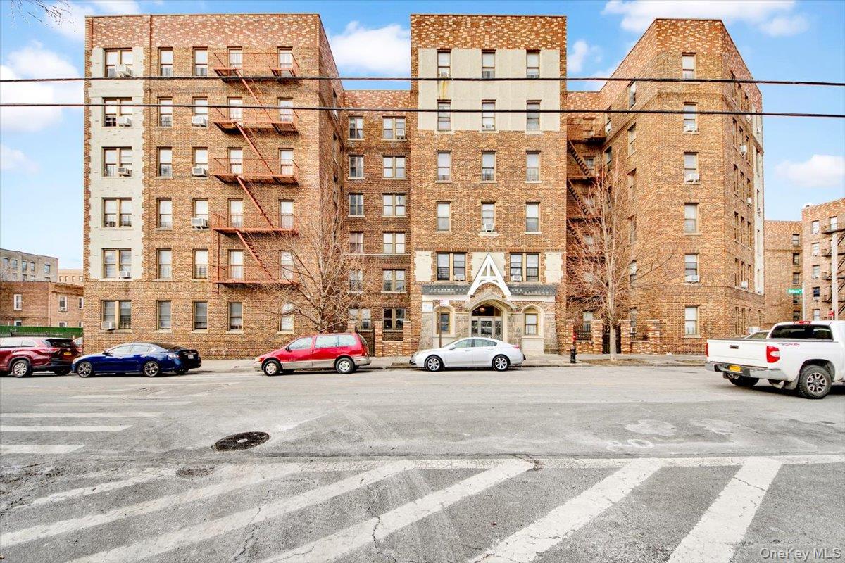 2925 Matthews Avenue, Unit 5H photo 17