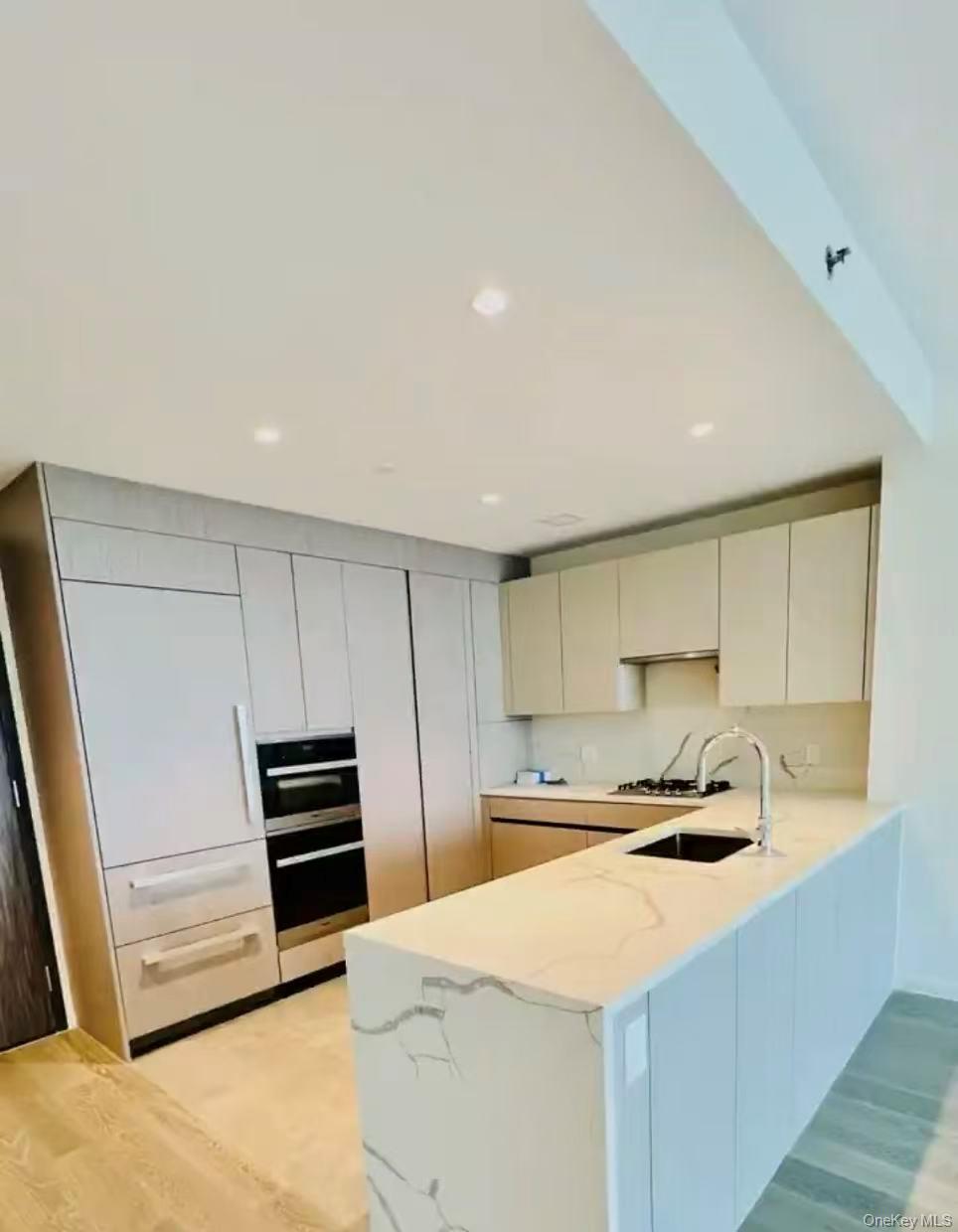 13336 37th Avenue, Unit 6F photo 5
