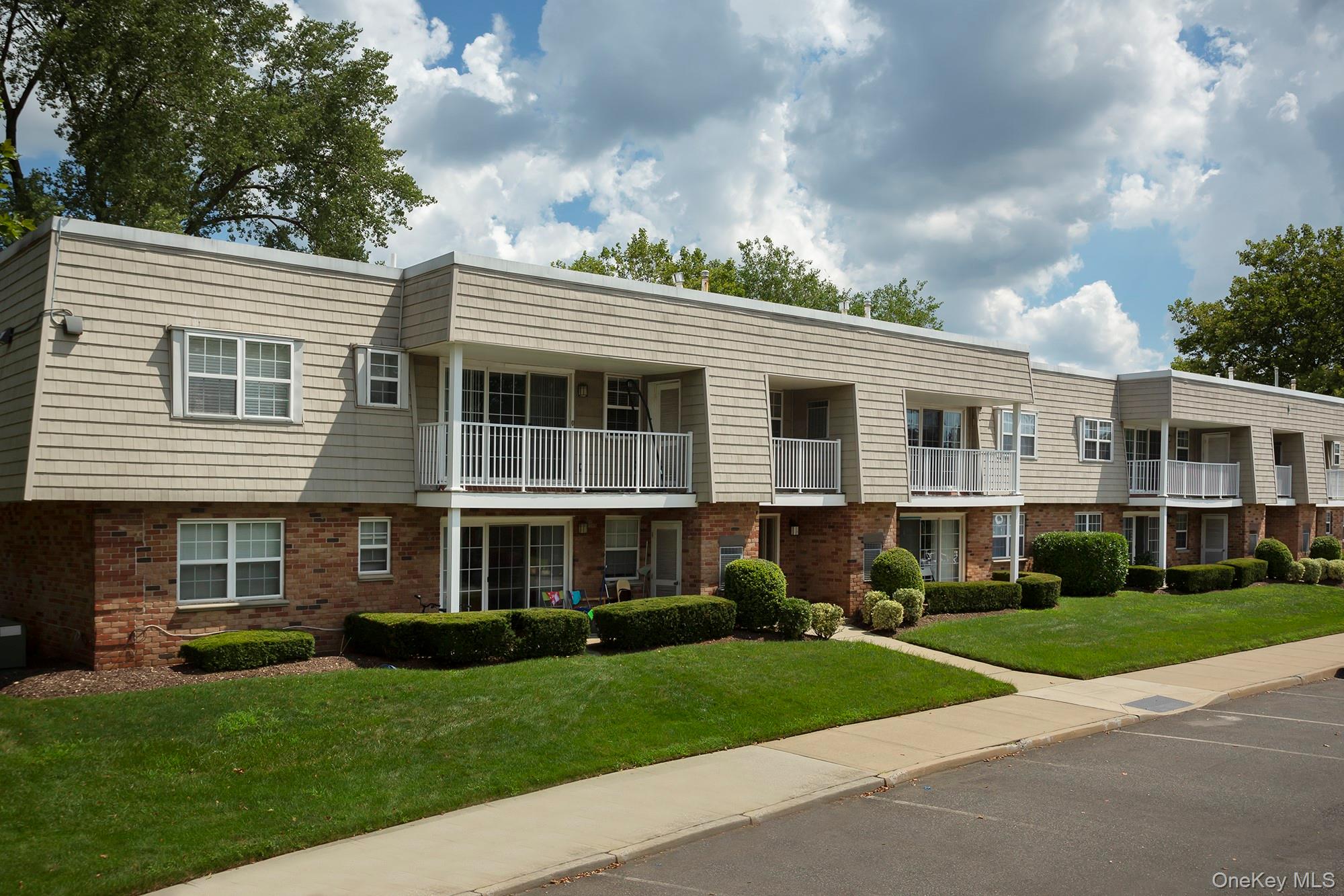 105 Westwood Drive, Unit 125