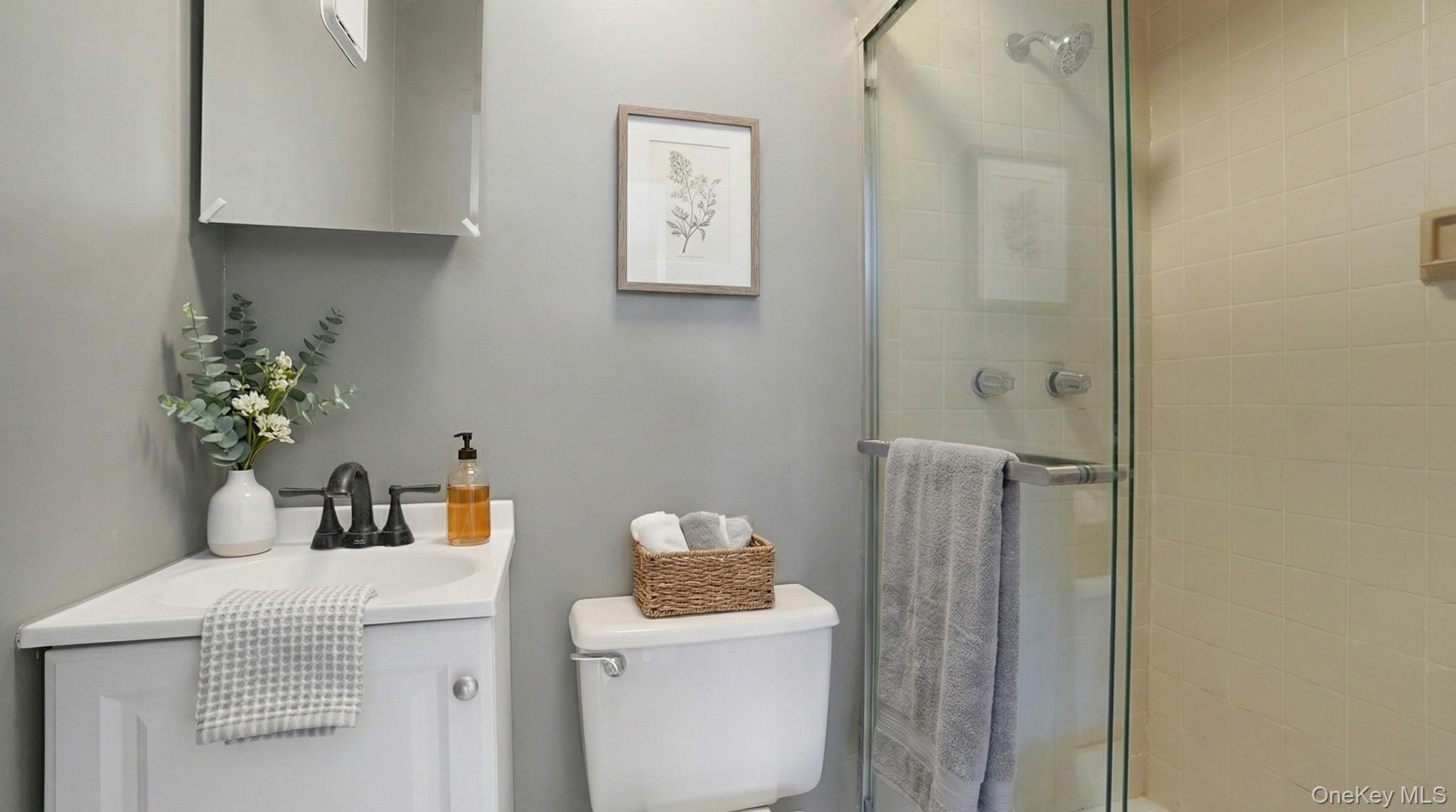 1364 E 92nd Street, Unit 101 photo 16