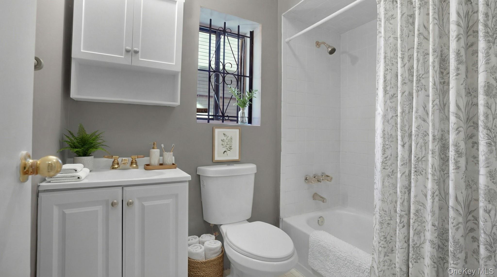 1364 E 92nd Street, Unit 101 photo 18