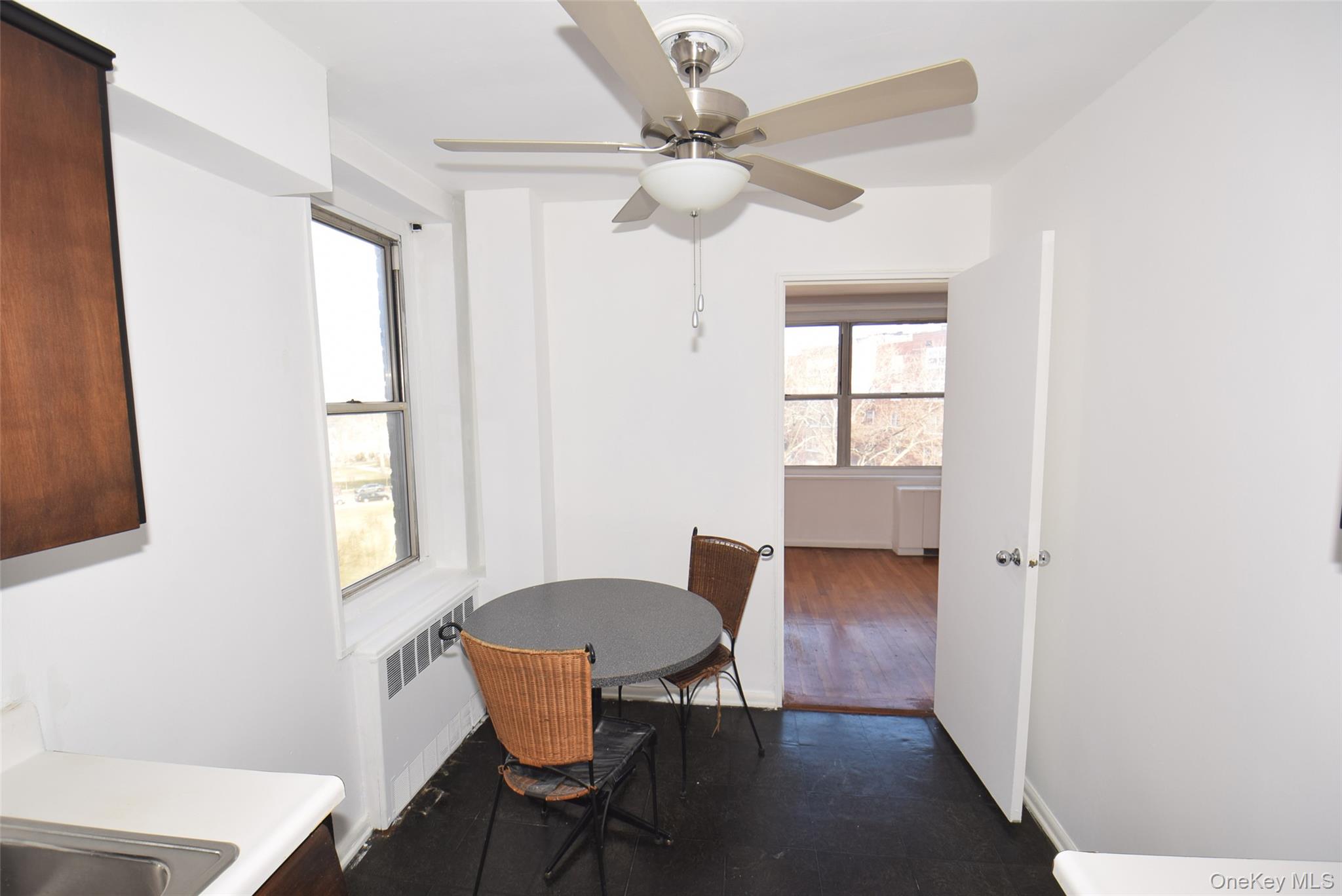 211-10 18 Avenue, Unit 4J photo 16
