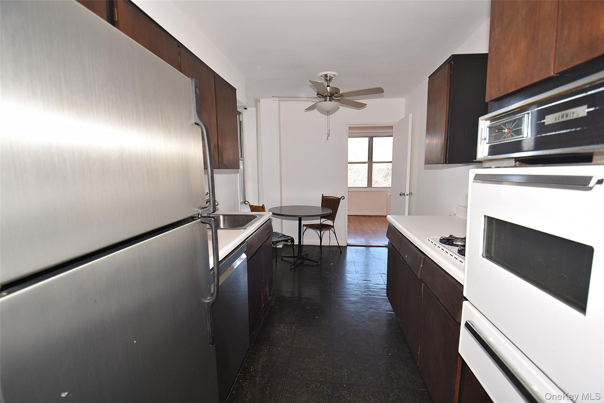 211-10 18 Avenue, Unit 4J photo 14