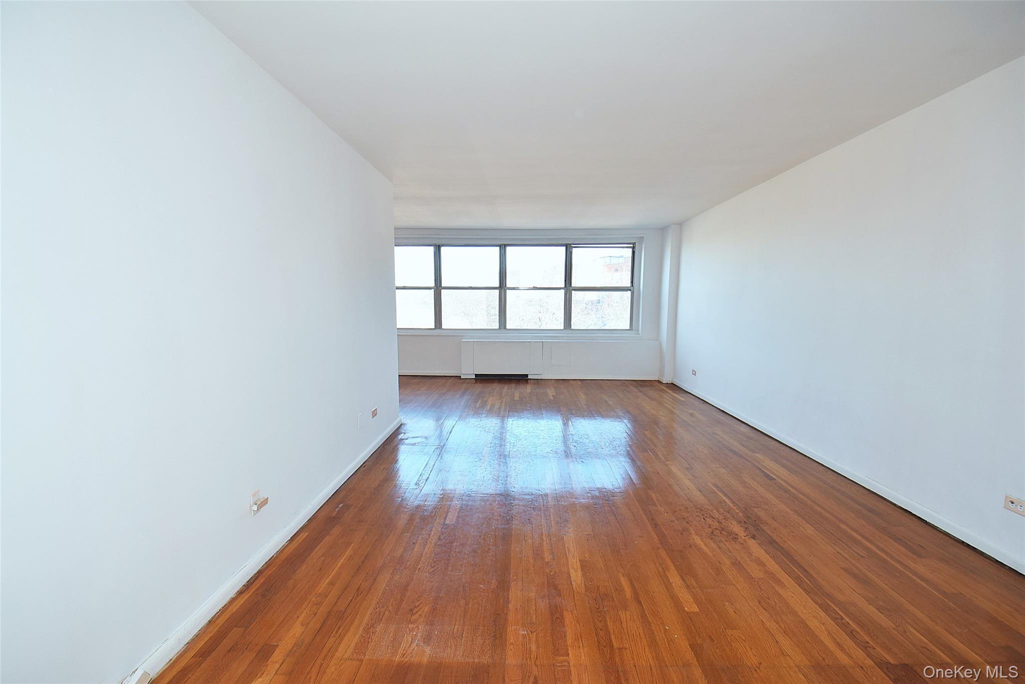 211-10 18 Avenue, Unit 4J photo 6