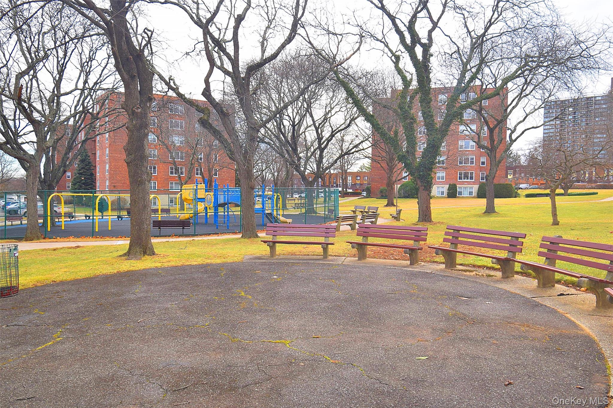 211-10 18 Avenue, Unit 4J photo 23