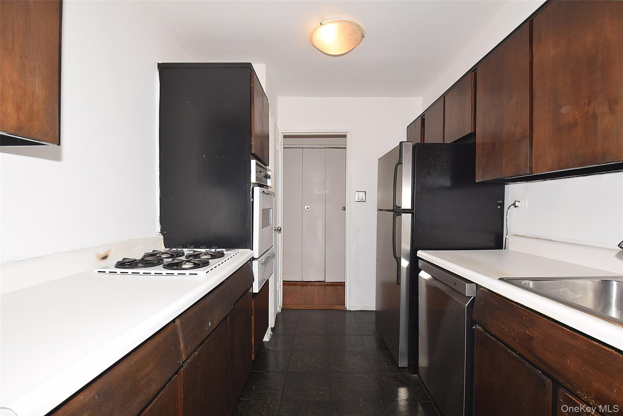 211-10 18 Avenue, Unit 4J photo 15