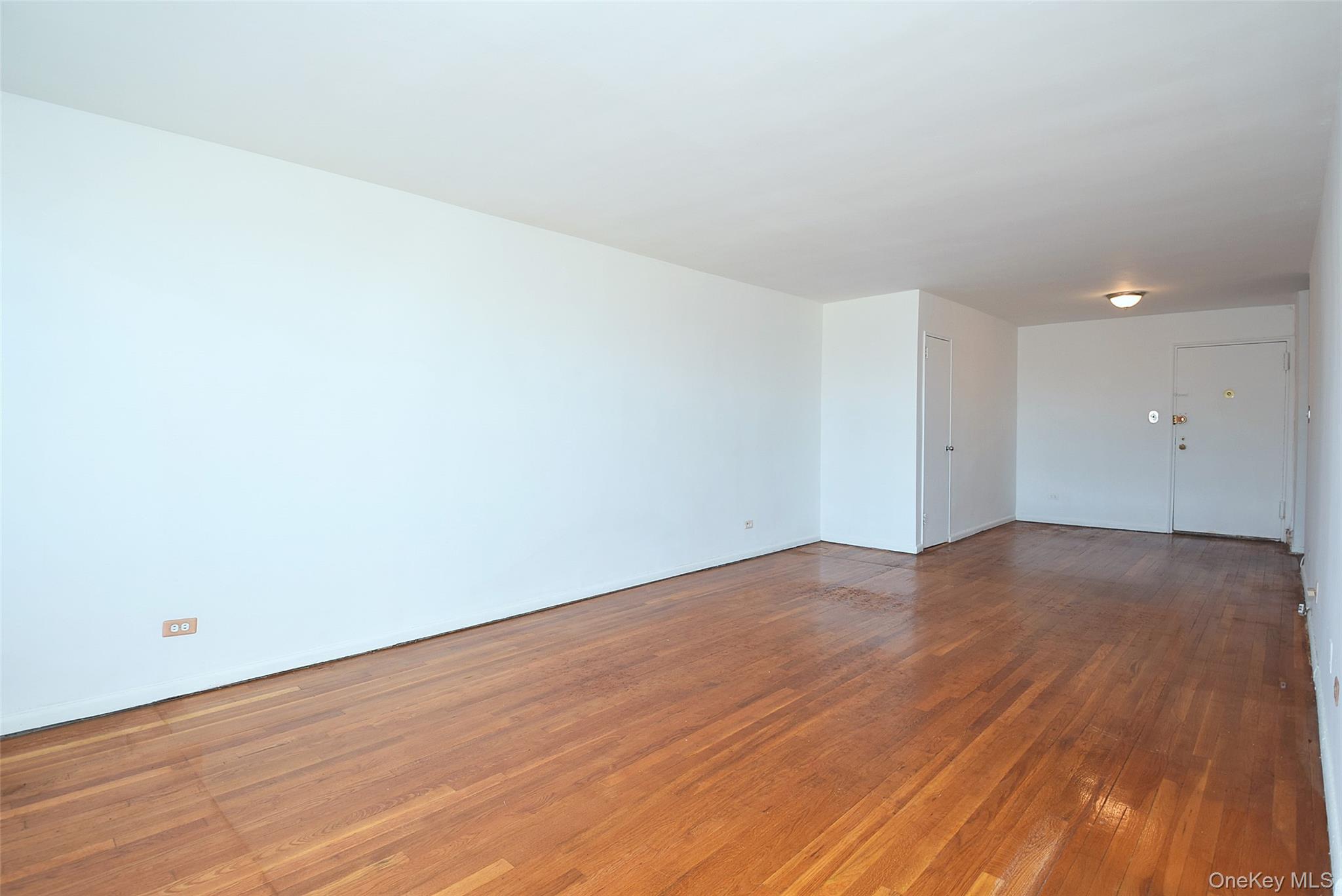 211-10 18 Avenue, Unit 4J photo 9