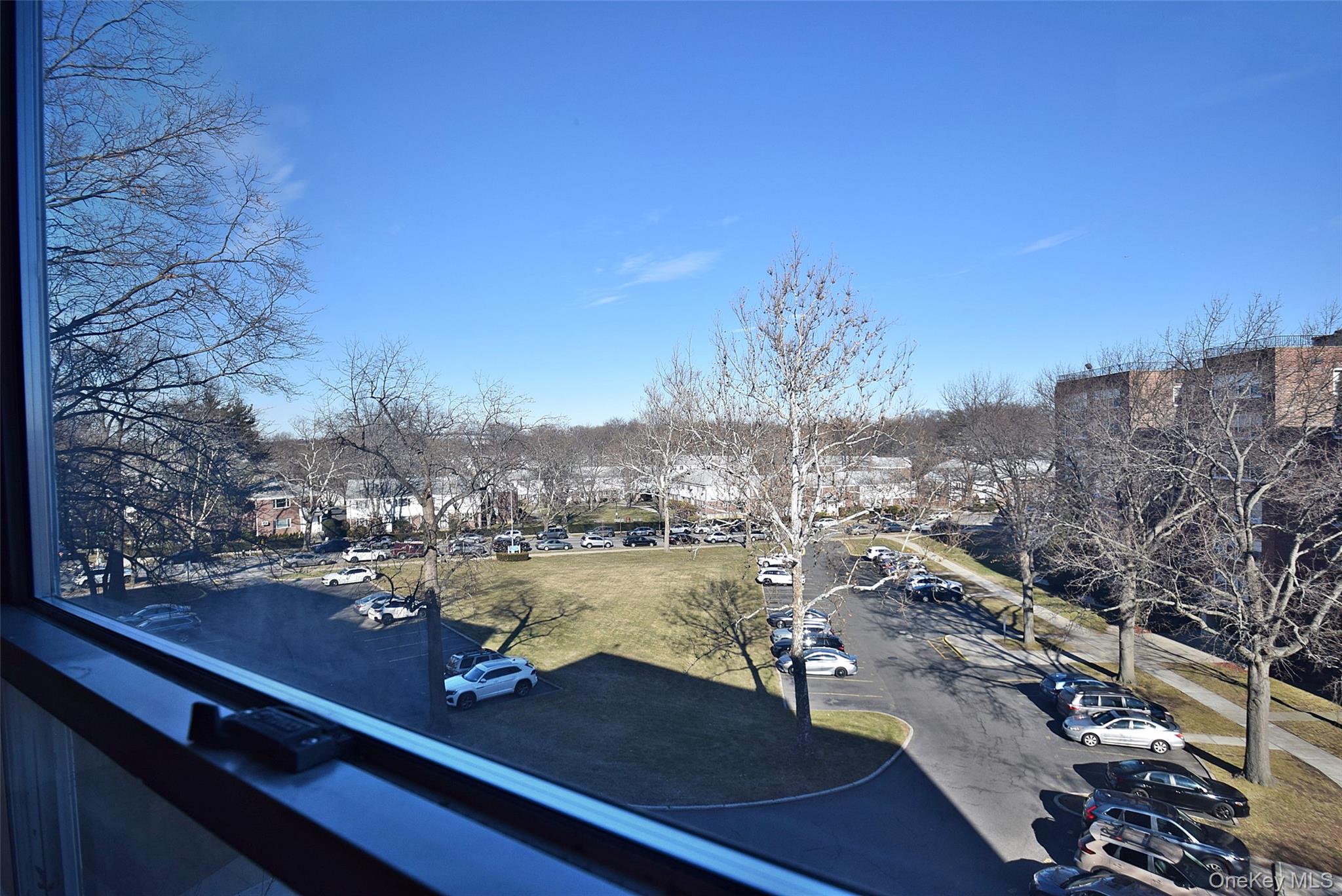 211-10 18 Avenue, Unit 4J photo 7