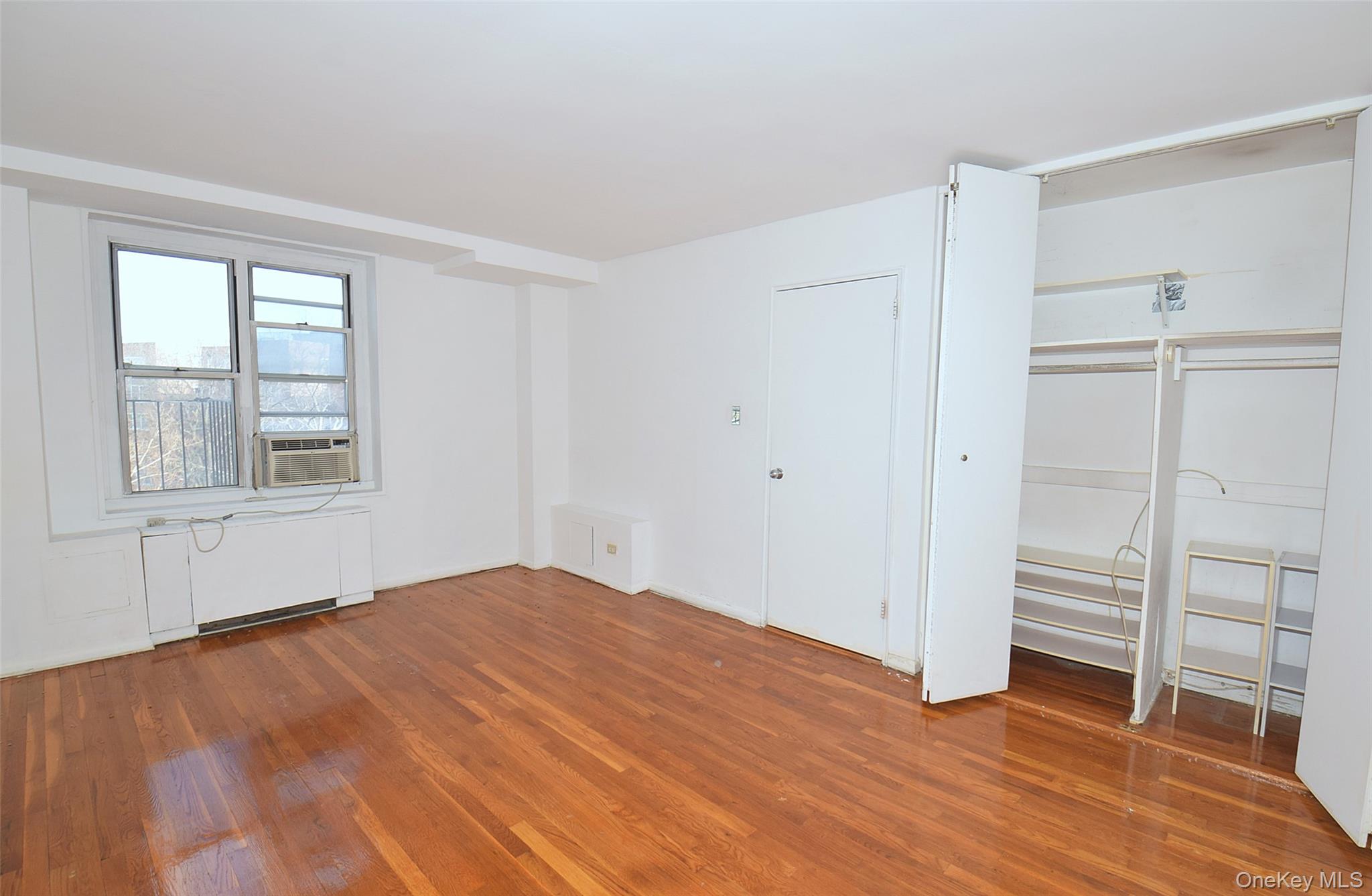 211-10 18 Avenue, Unit 4J photo 19