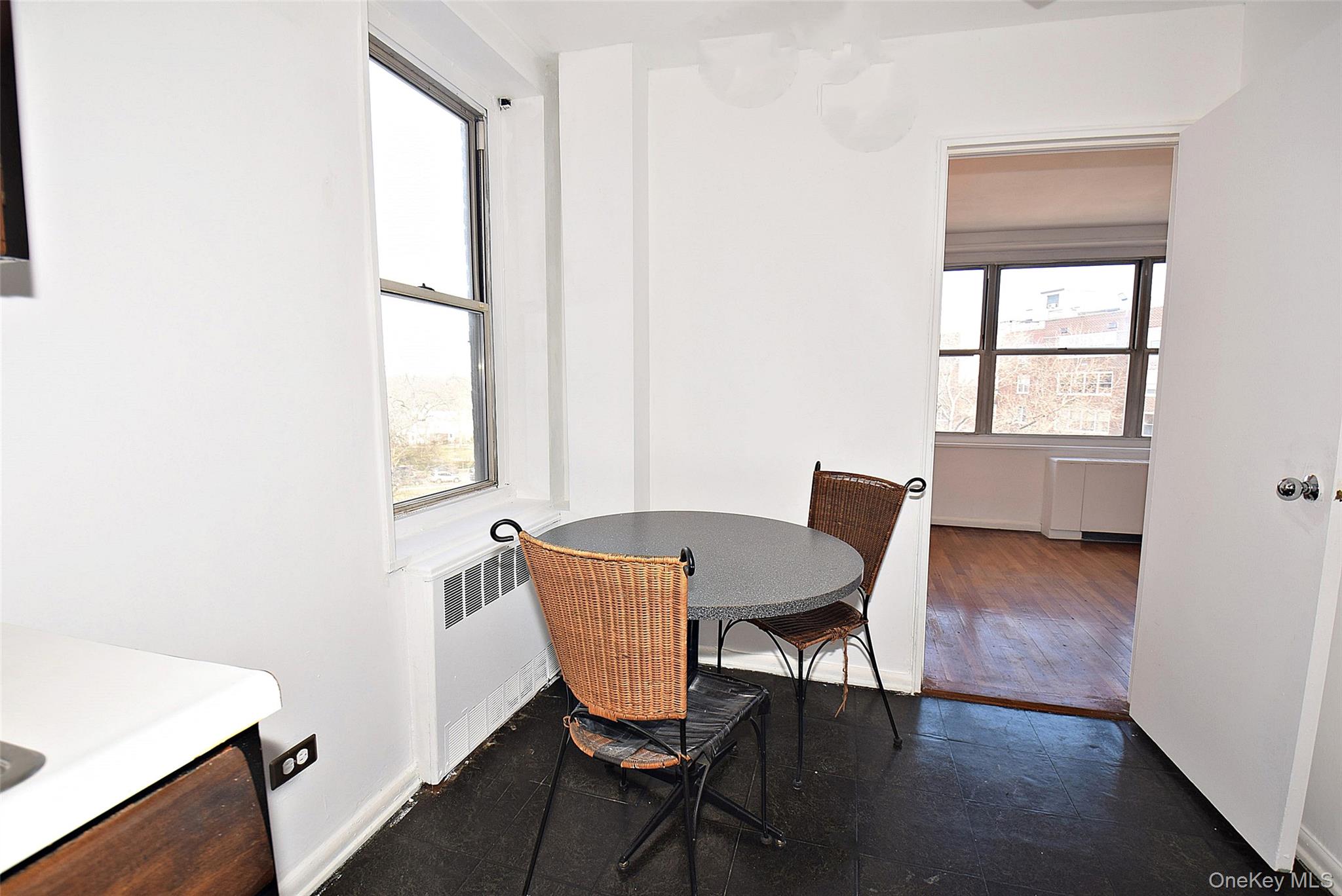 211-10 18 Avenue, Unit 4J photo 17