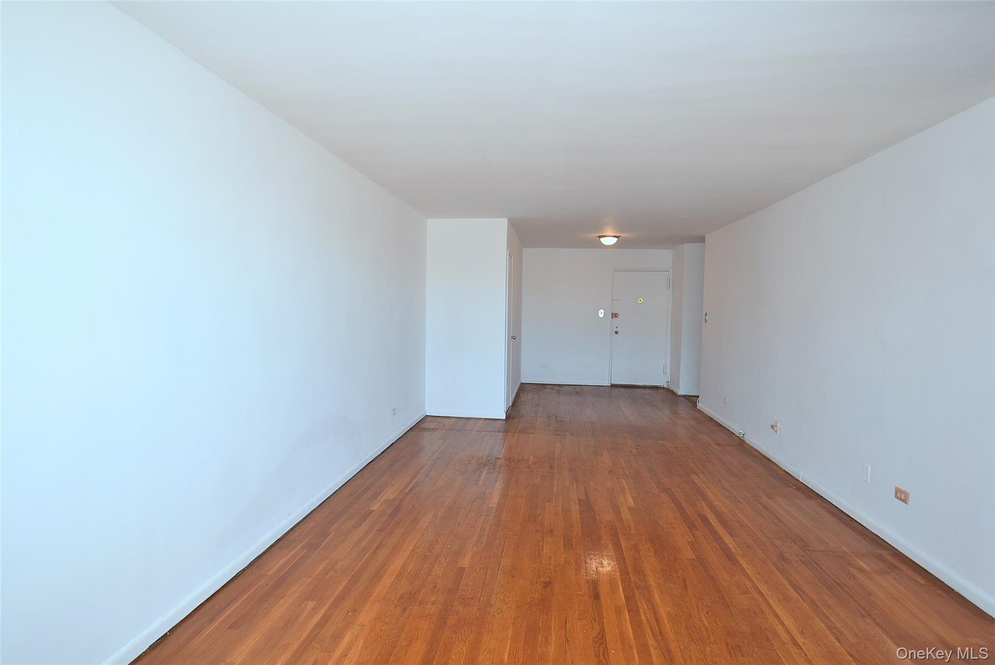 211-10 18 Avenue, Unit 4J photo 8