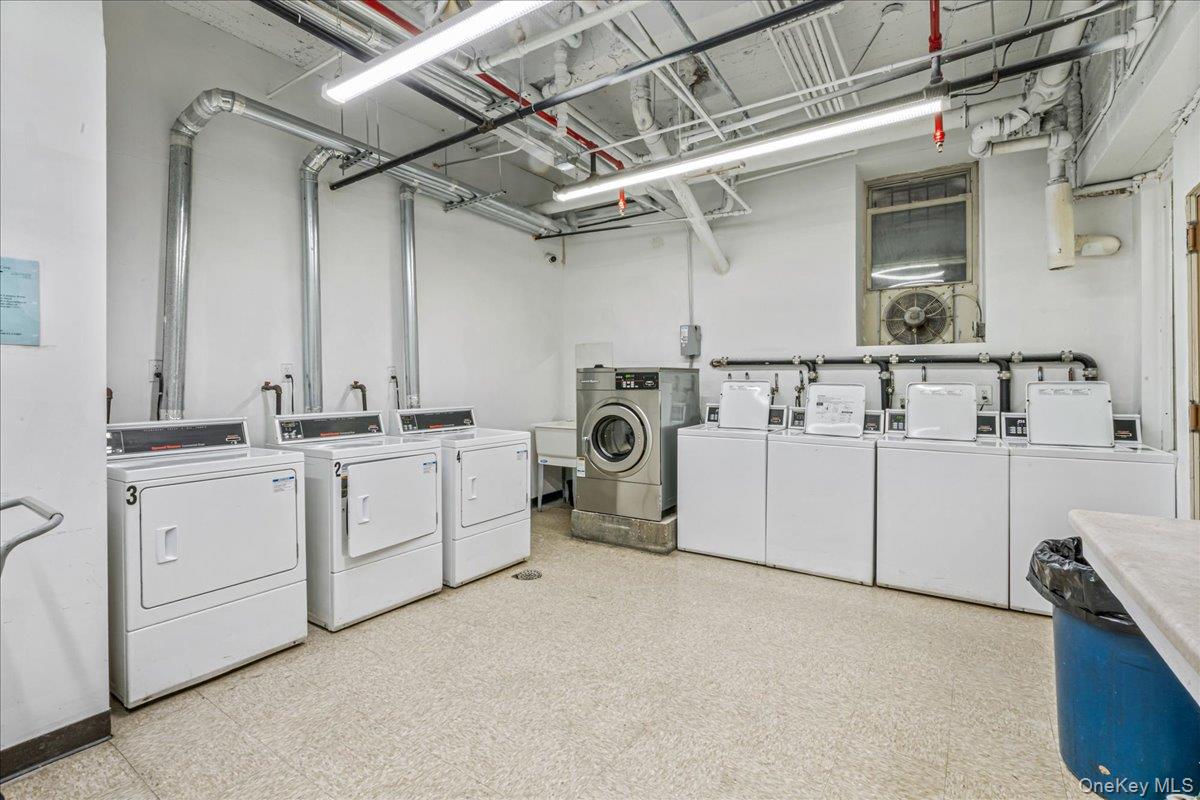 65-74 Saunders Street, Unit 6J photo 17