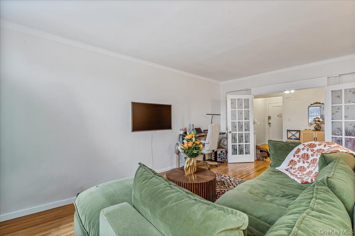 65-74 Saunders Street, Unit 6J photo 5
