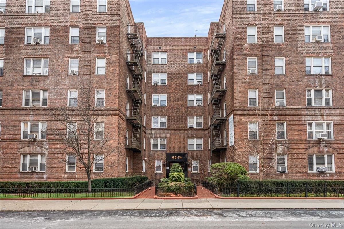 65-74 Saunders Street, Unit 6J photo 2