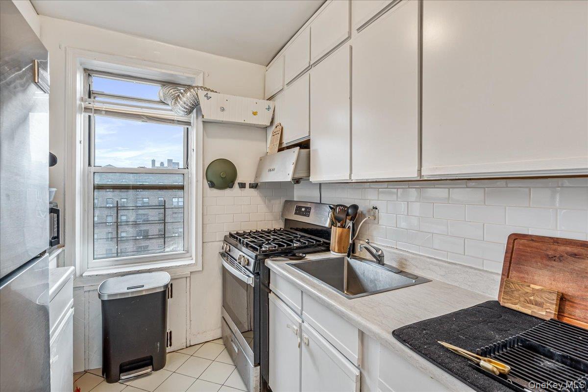 65-74 Saunders Street, Unit 6J photo 9