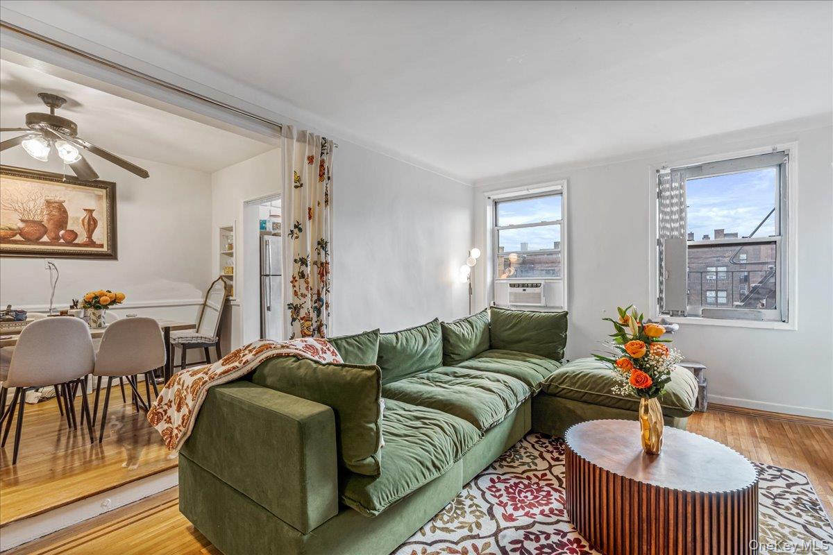 65-74 Saunders Street, Unit 6J photo 4
