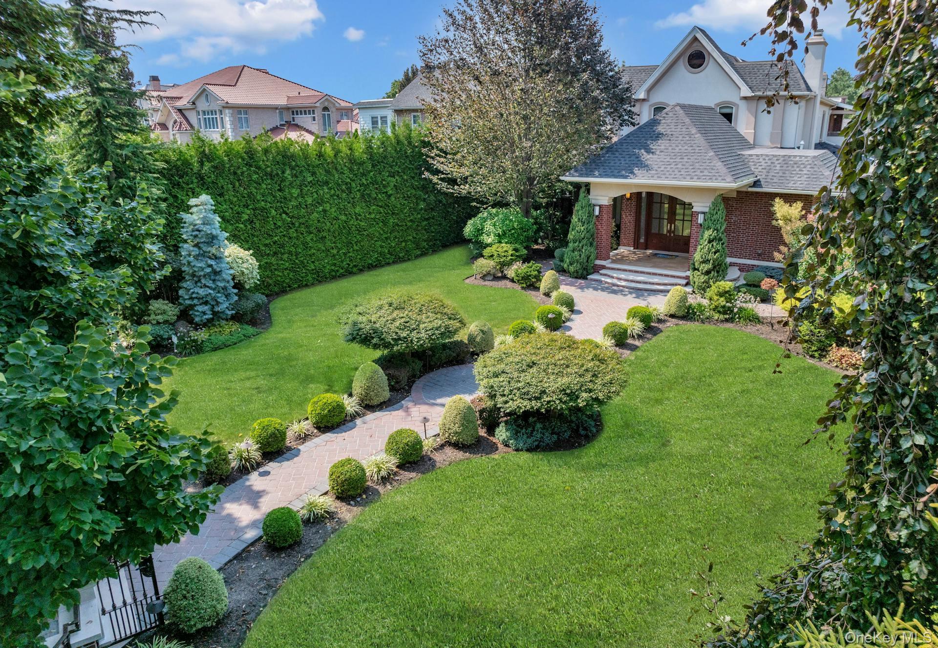 5 Boulevard – For Sale