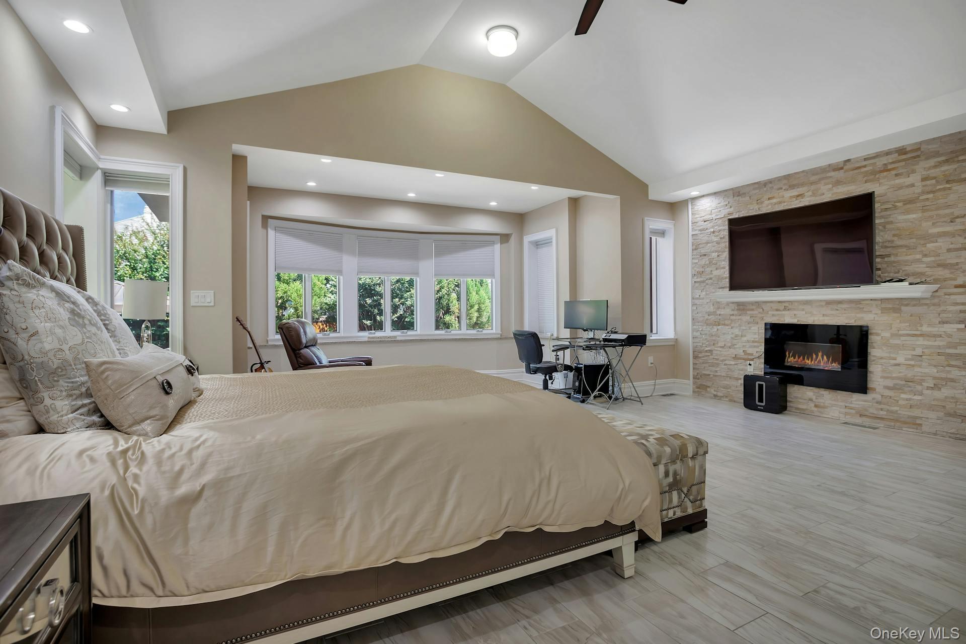 5 Boulevard – For Sale photo 14