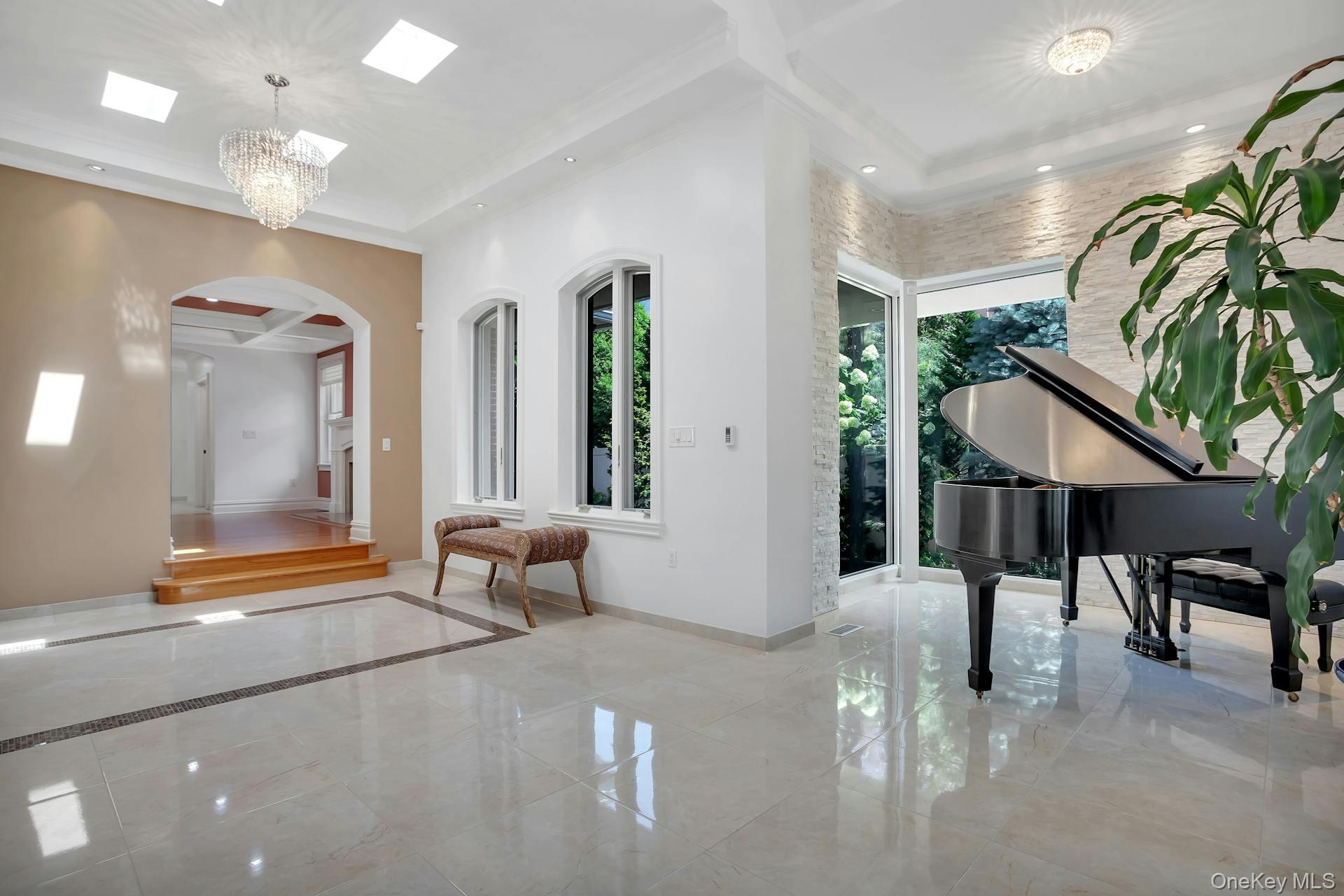 5 Boulevard – For Sale photo 4