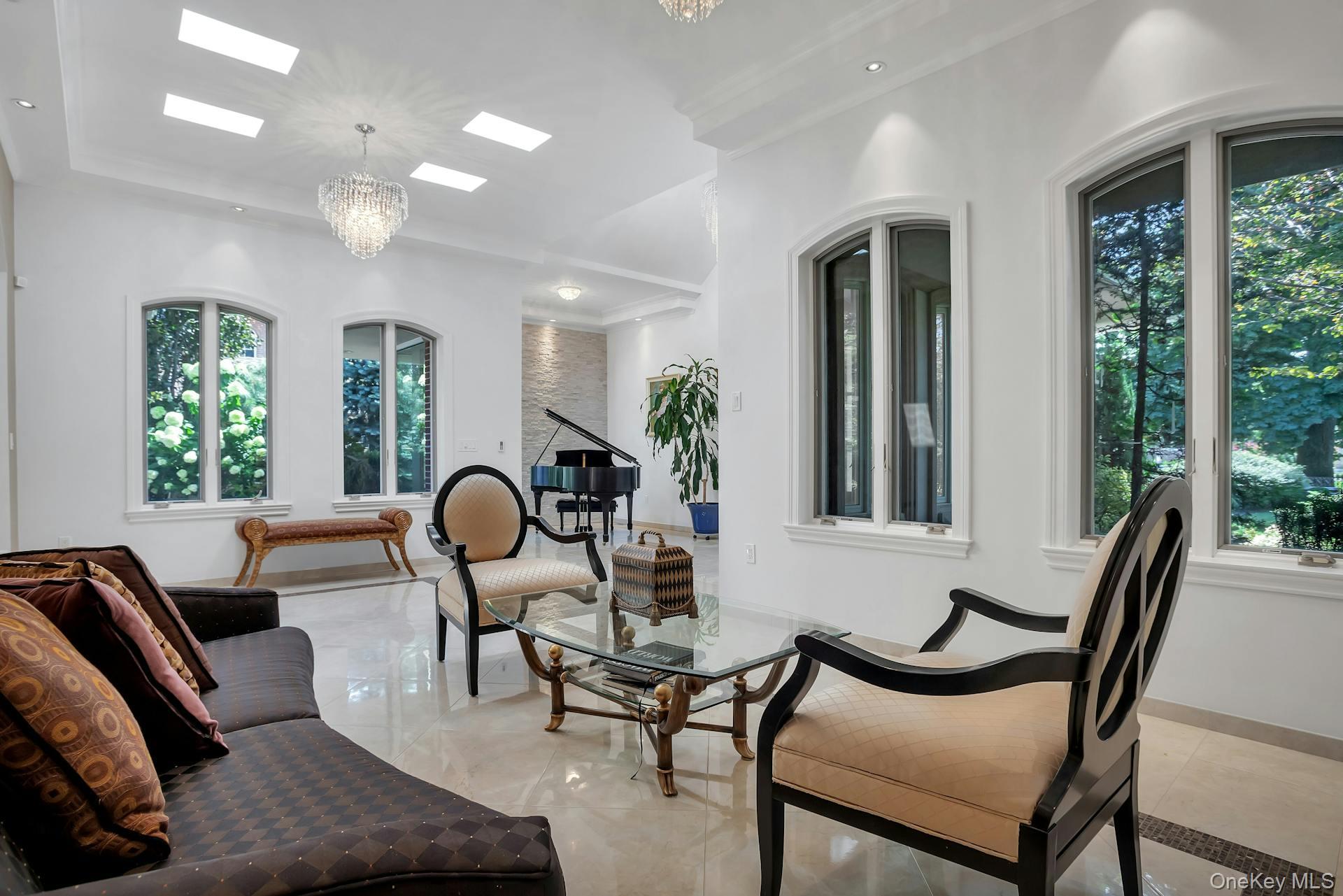 5 Boulevard – For Sale photo 5