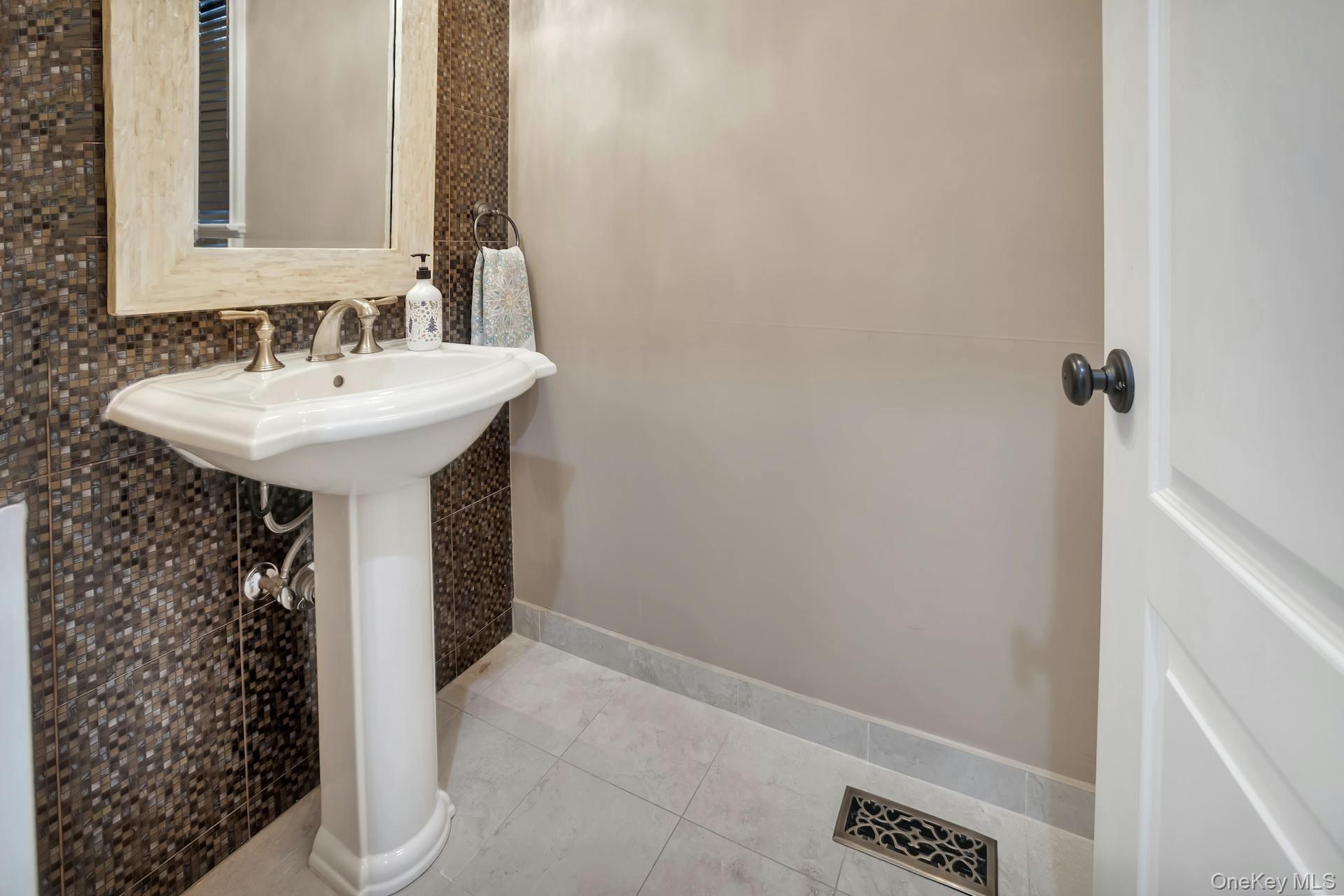 5 Boulevard – For Sale photo 10