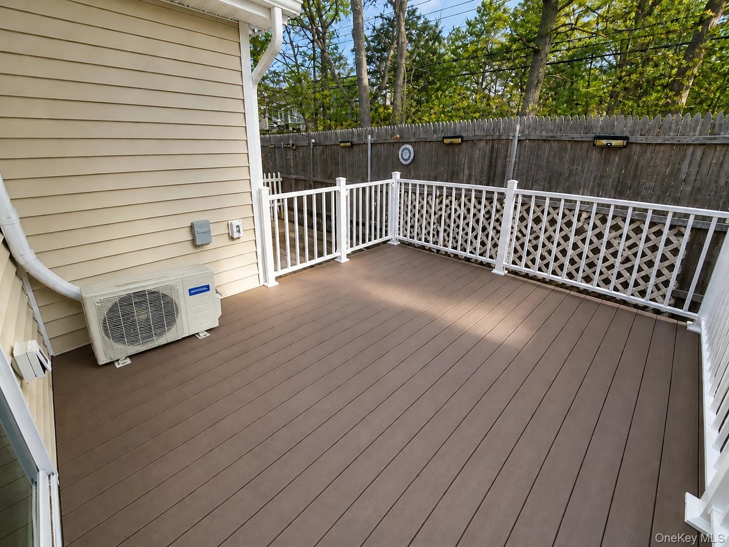 21 Village Circle E – For Sale photo 10