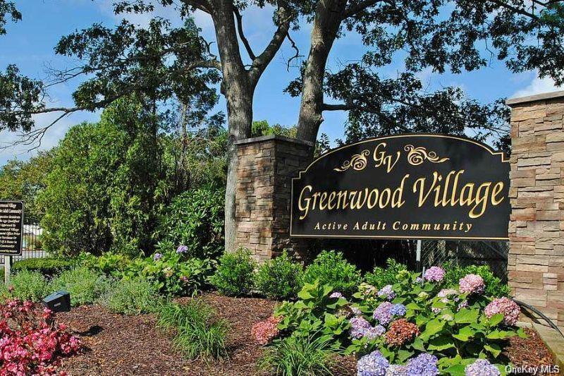 21 Village Circle E – For Sale photo 11