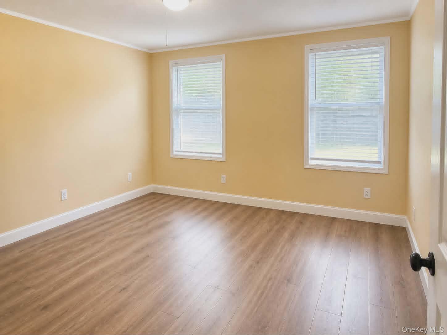 21 Village Circle E – For Sale photo 7