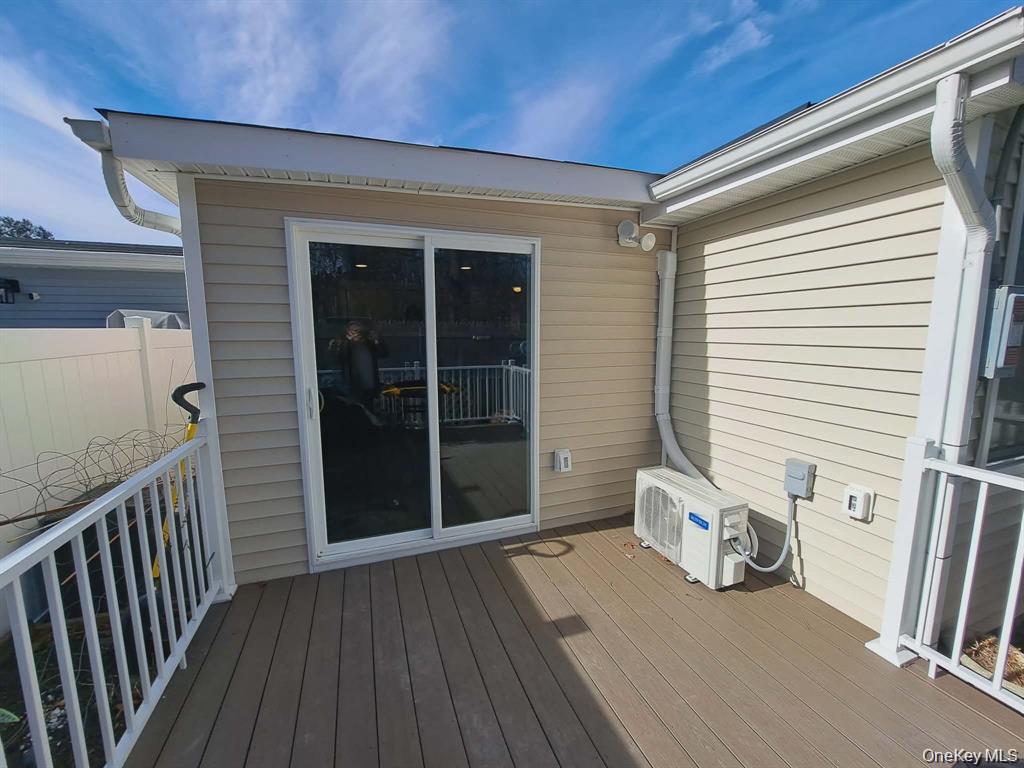 21 Village Circle E – For Sale photo 3