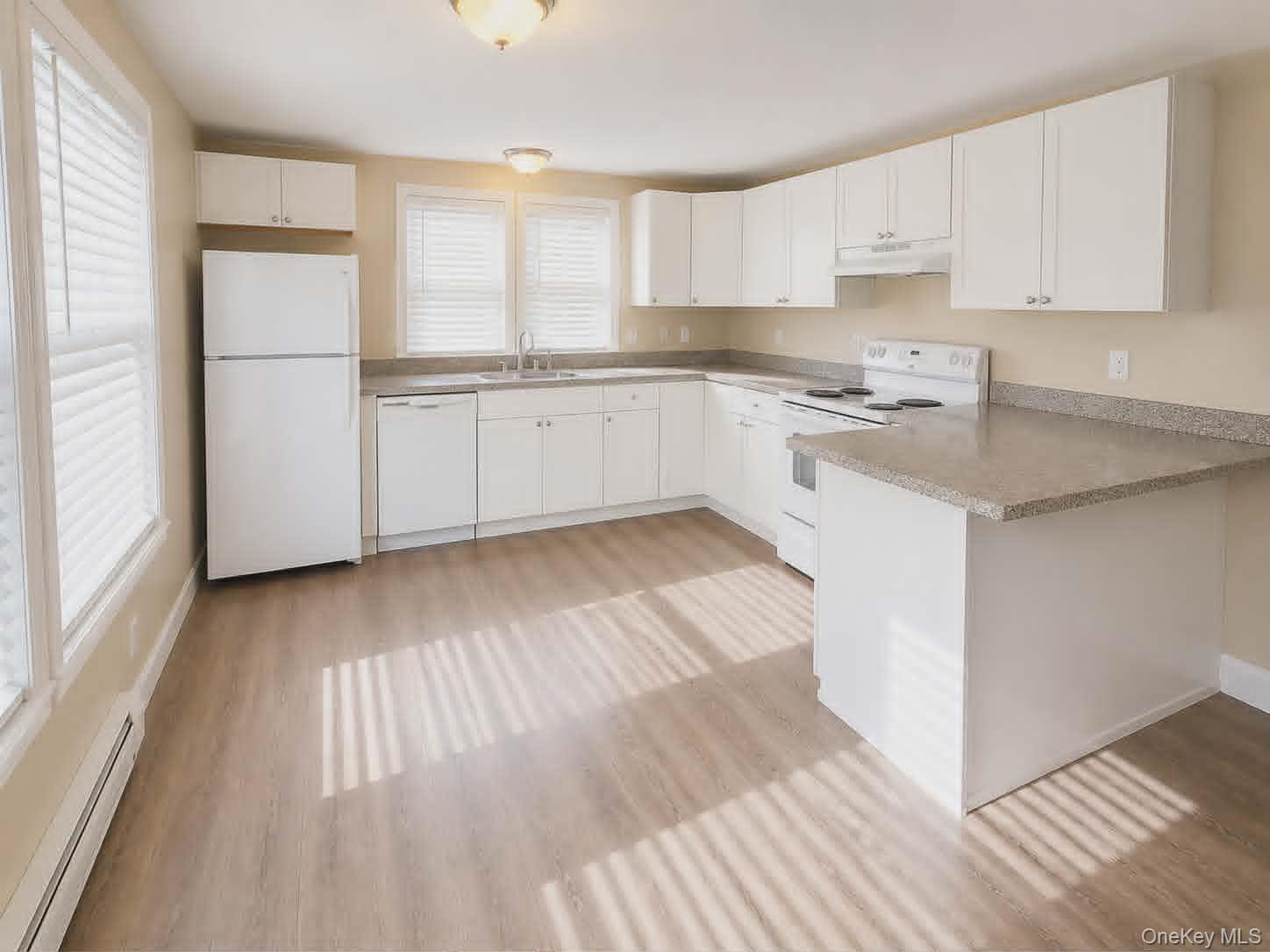 21 Village Circle E – For Sale photo 4