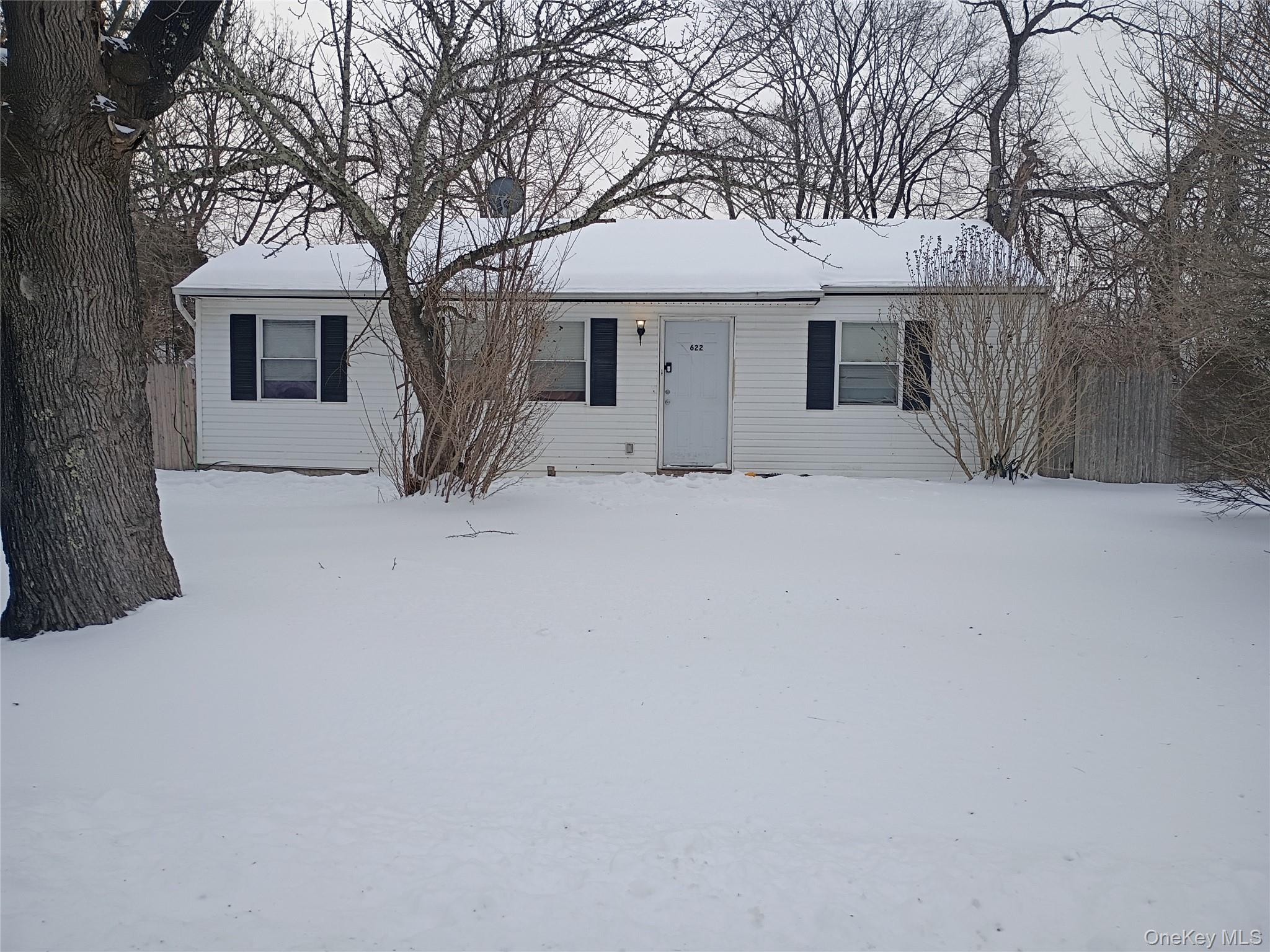 622 Post Avenue – For Sale
