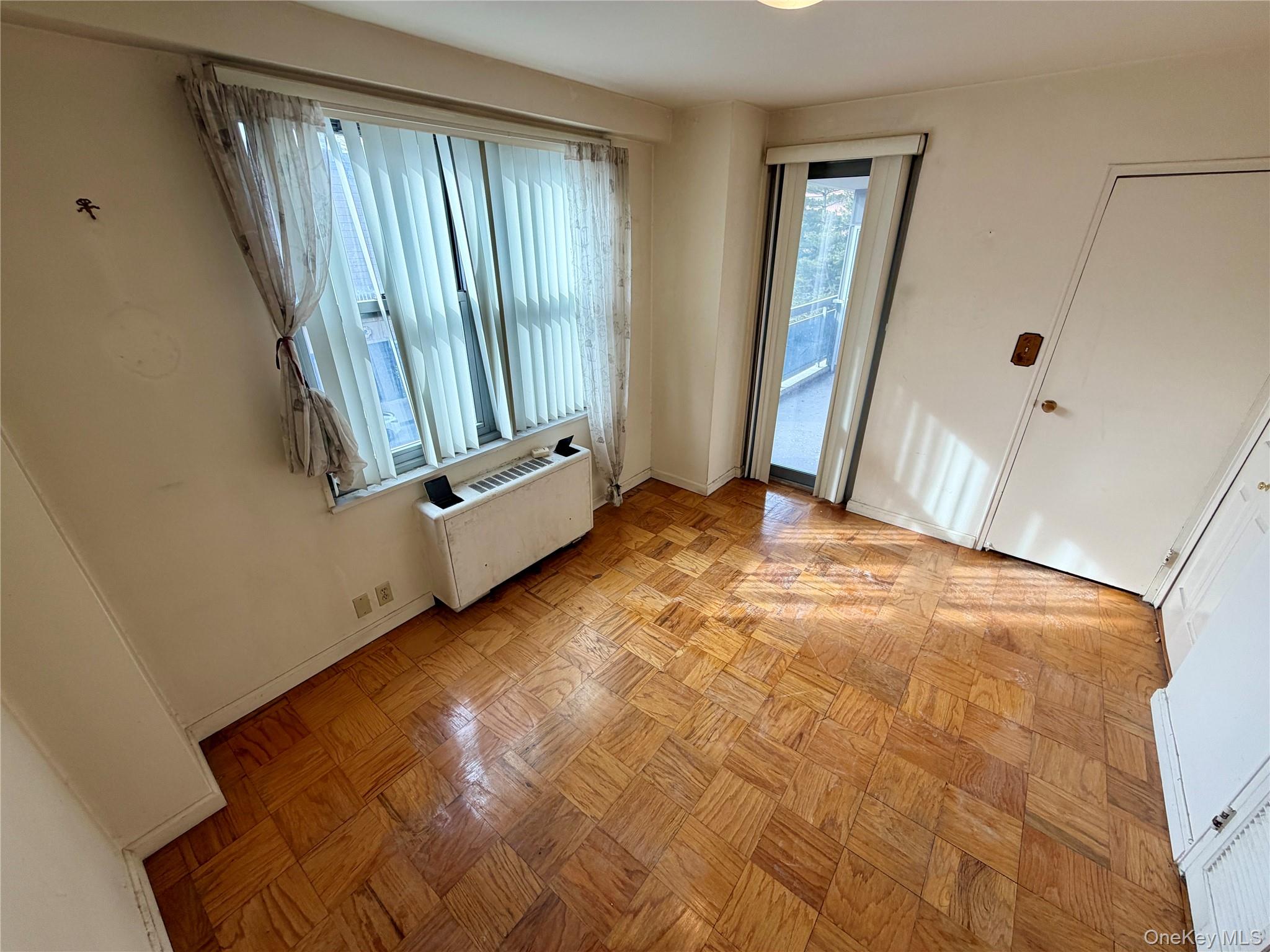 70-25 Yellowstone Boulevard, Unit 3H photo 28