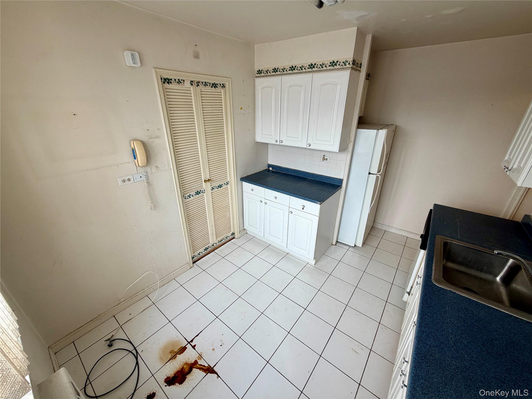 70-25 Yellowstone Boulevard, Unit 3H photo 24
