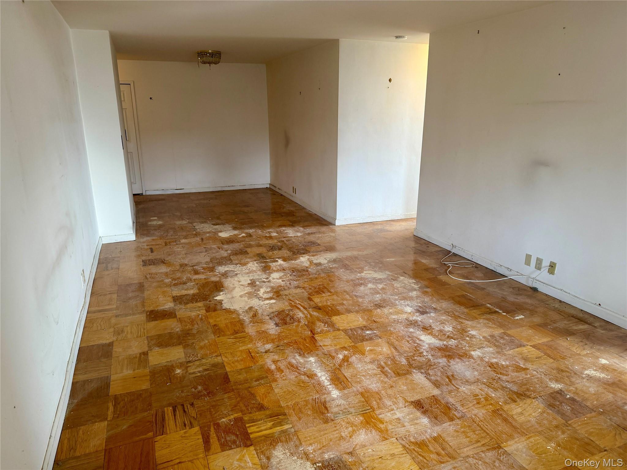 70-25 Yellowstone Boulevard, Unit 3H photo 8