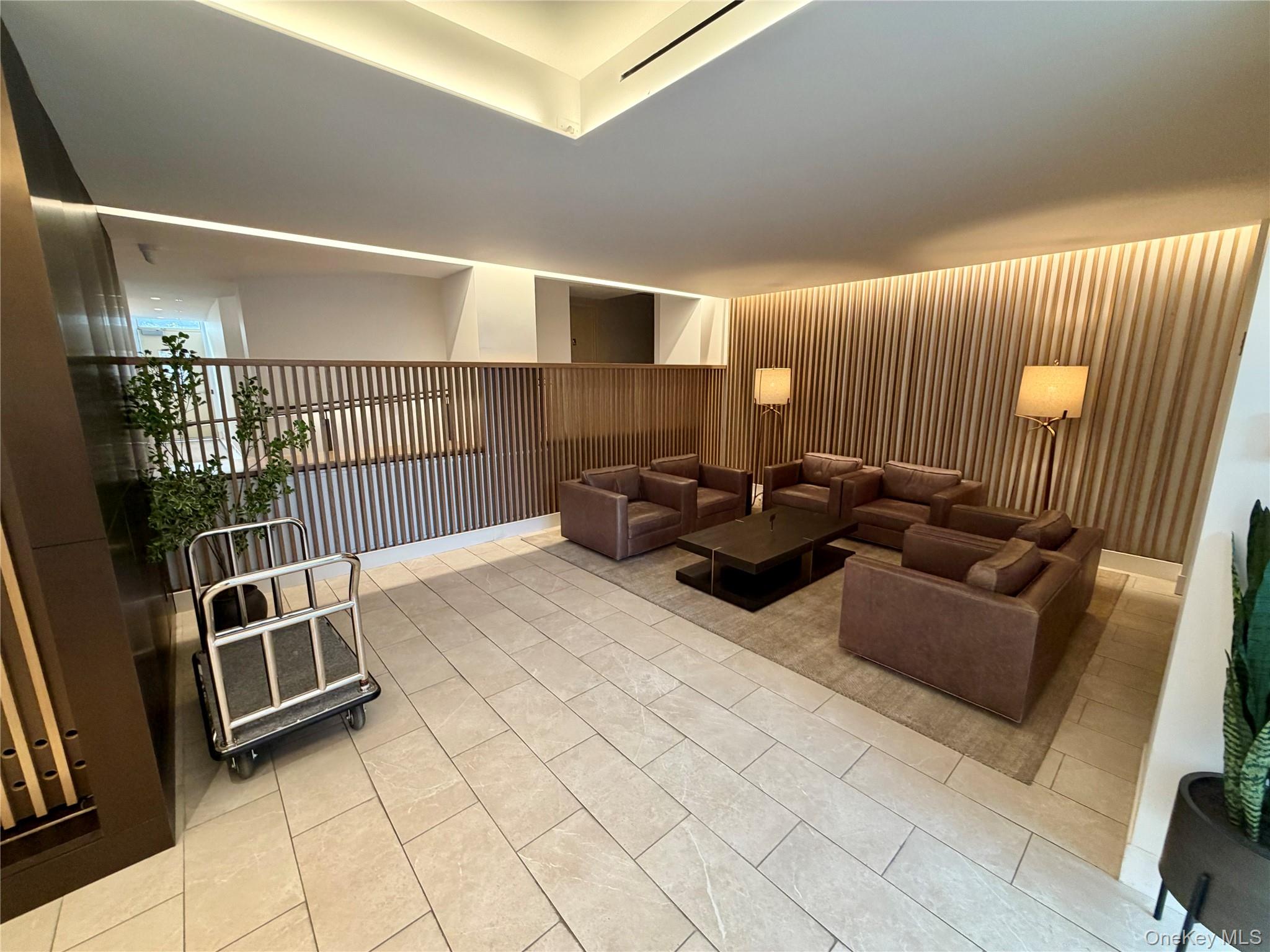 70-25 Yellowstone Boulevard, Unit 3H photo 44