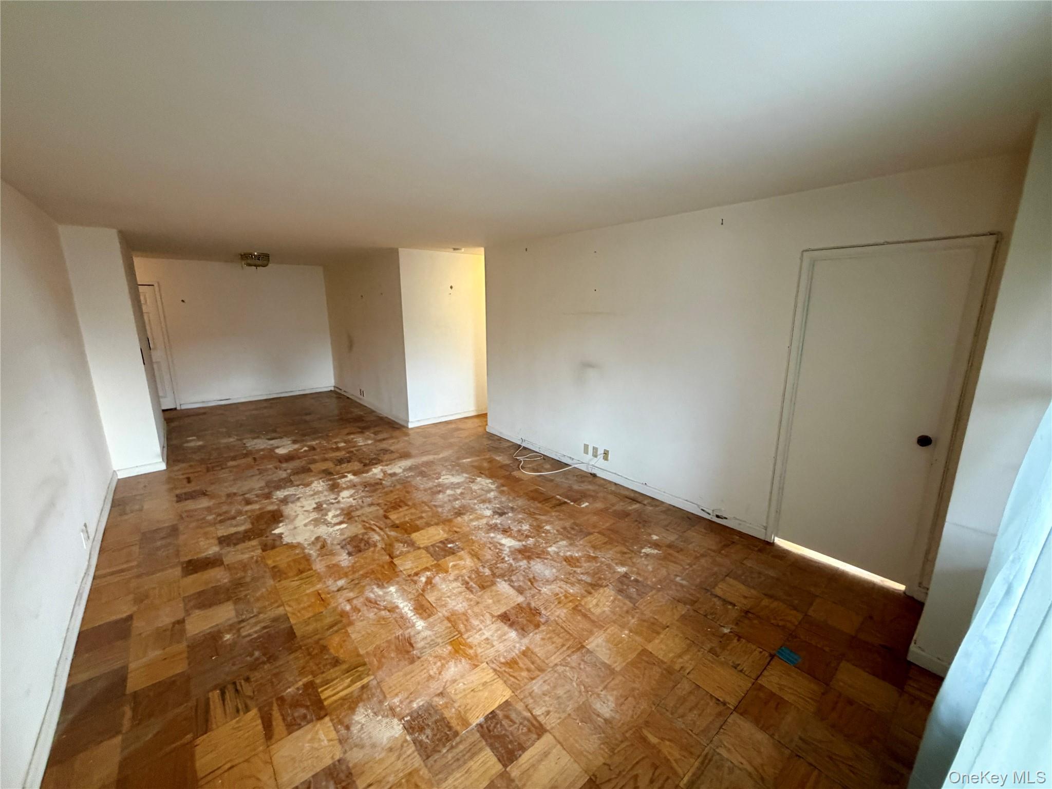 70-25 Yellowstone Boulevard, Unit 3H photo 13