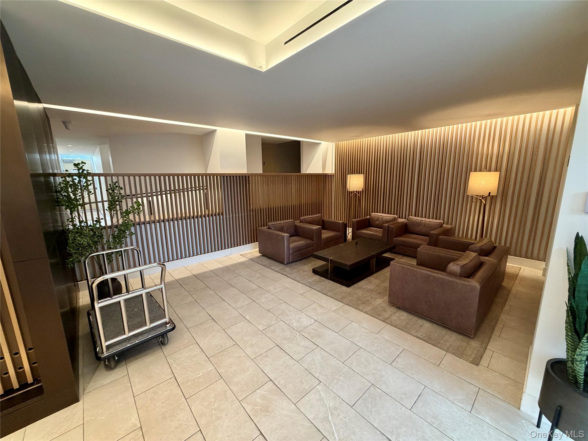 70-25 Yellowstone Boulevard, Unit 3H photo 43