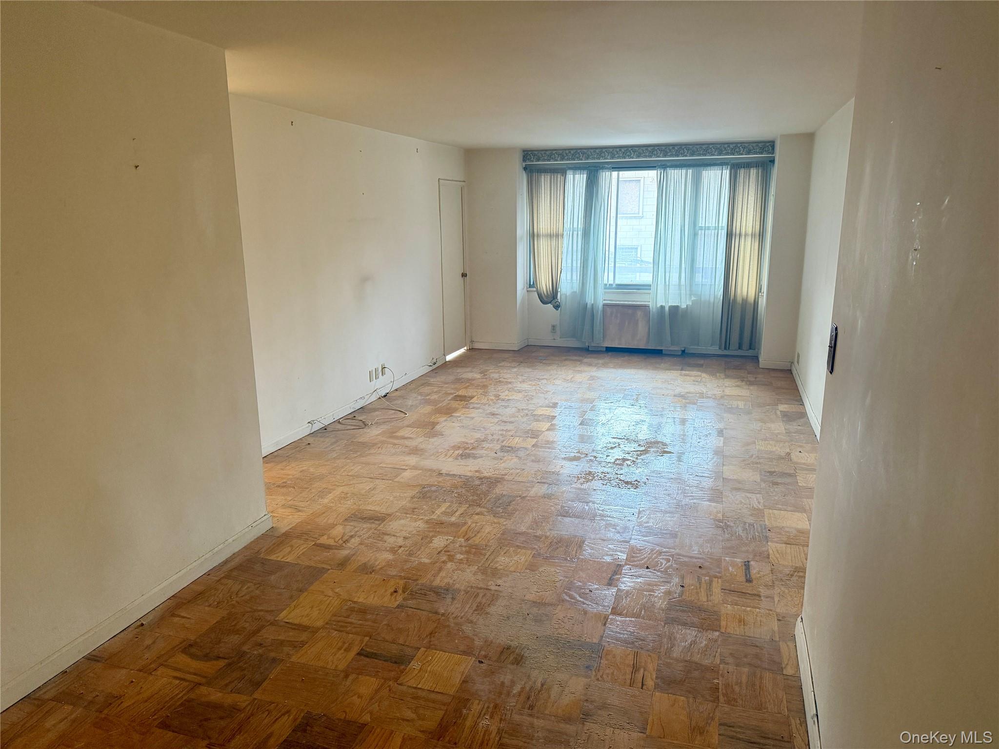 70-25 Yellowstone Boulevard, Unit 3H photo 16