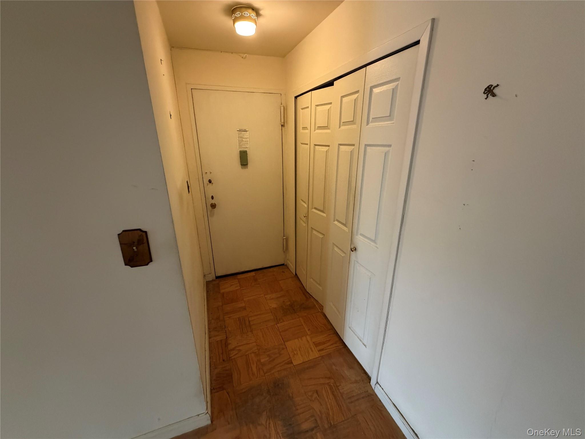 70-25 Yellowstone Boulevard, Unit 3H photo 4