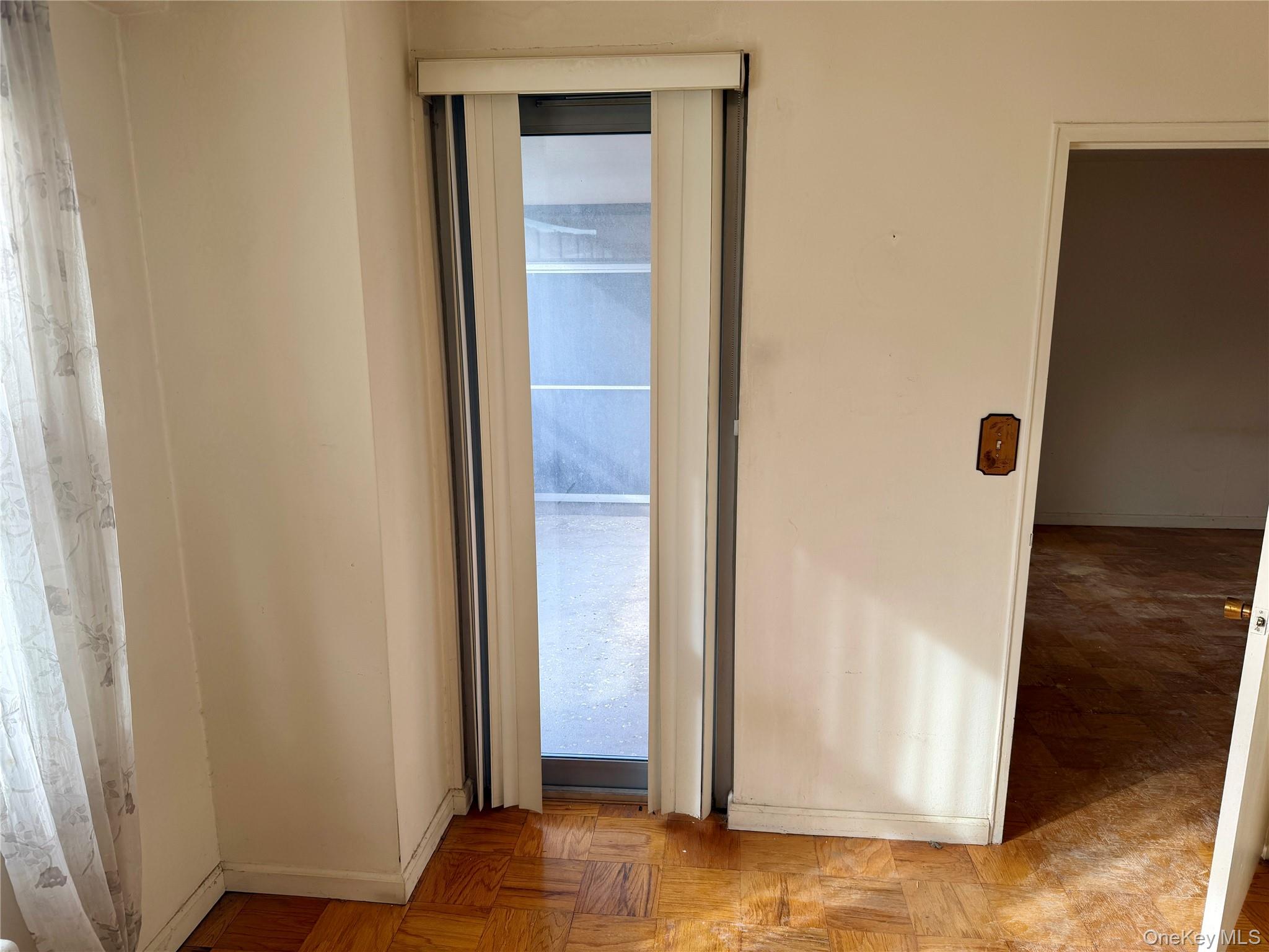 70-25 Yellowstone Boulevard, Unit 3H photo 30