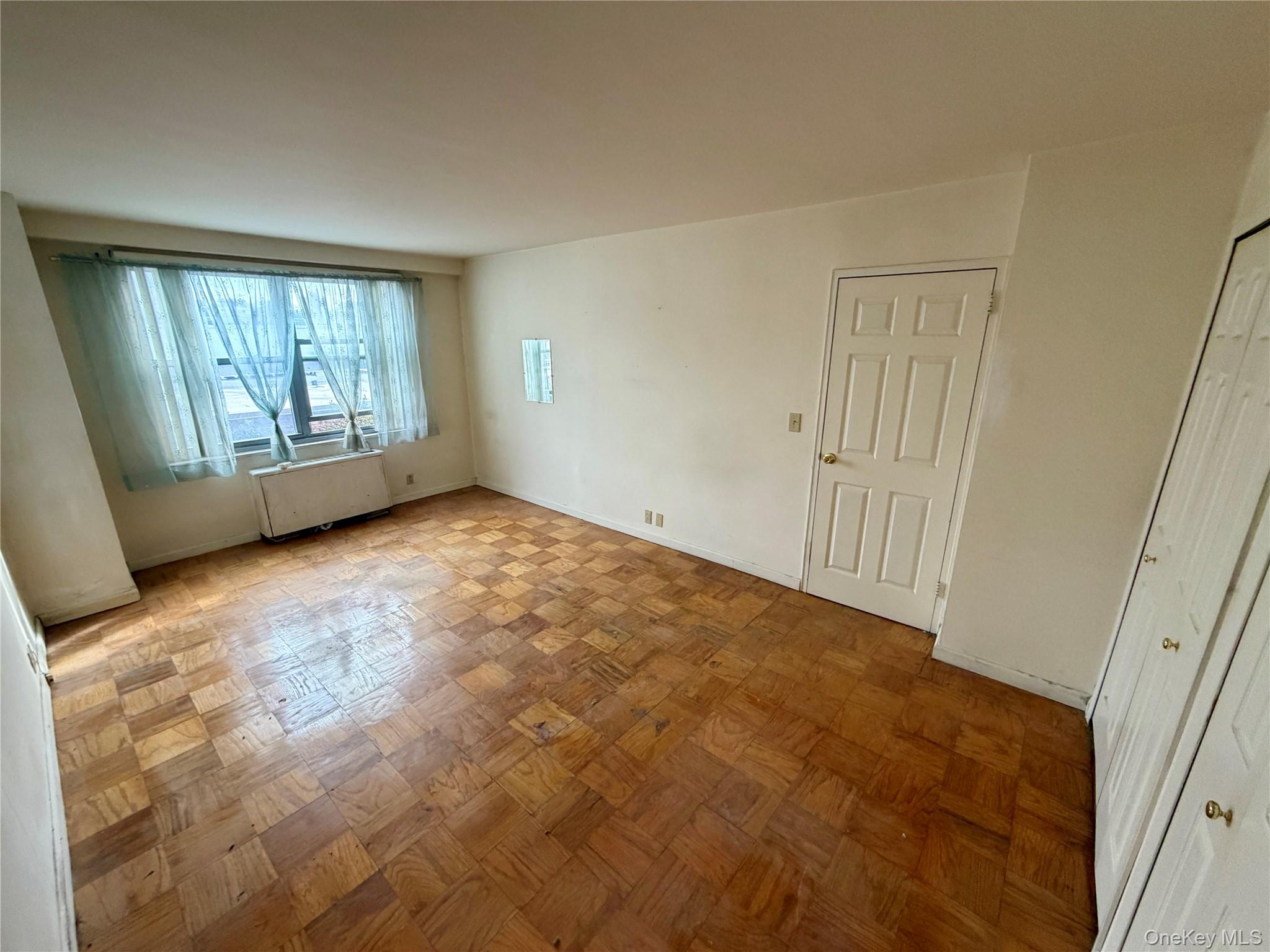 70-25 Yellowstone Boulevard, Unit 3H photo 38