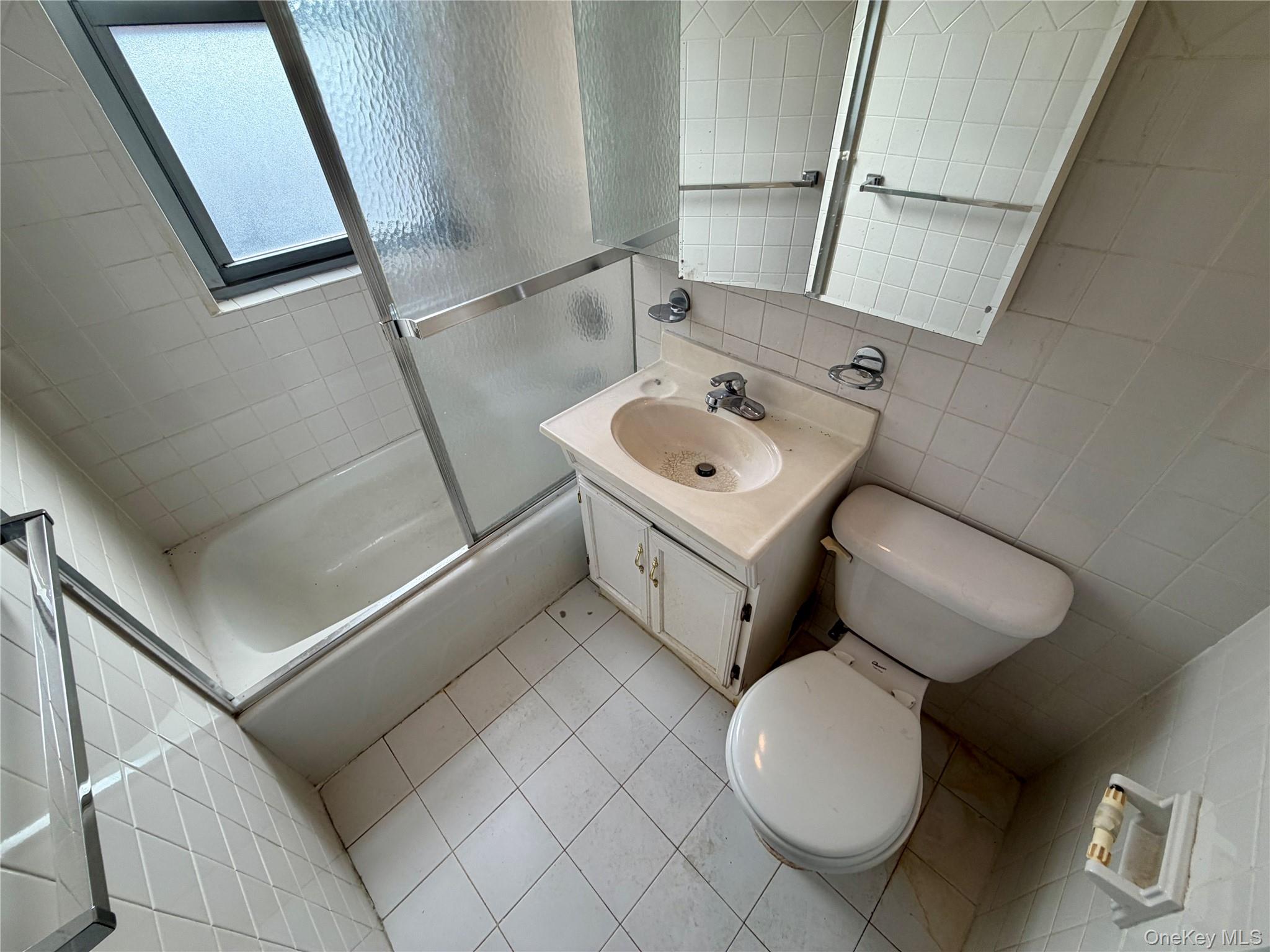 70-25 Yellowstone Boulevard, Unit 3H photo 33