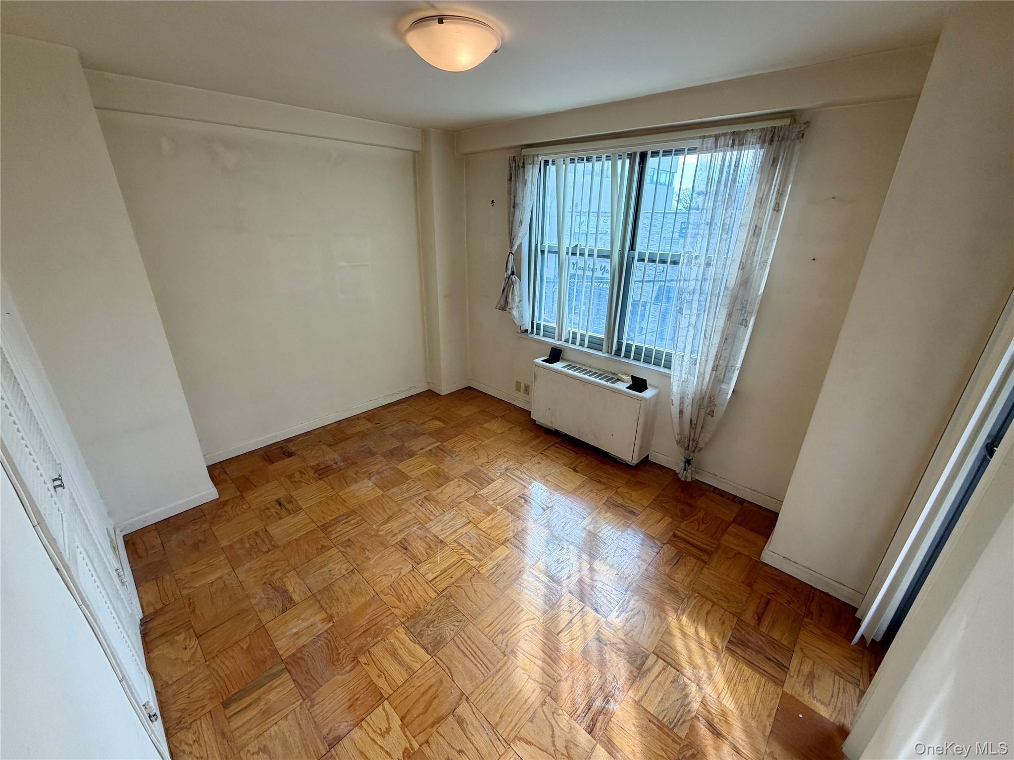 70-25 Yellowstone Boulevard, Unit 3H photo 29
