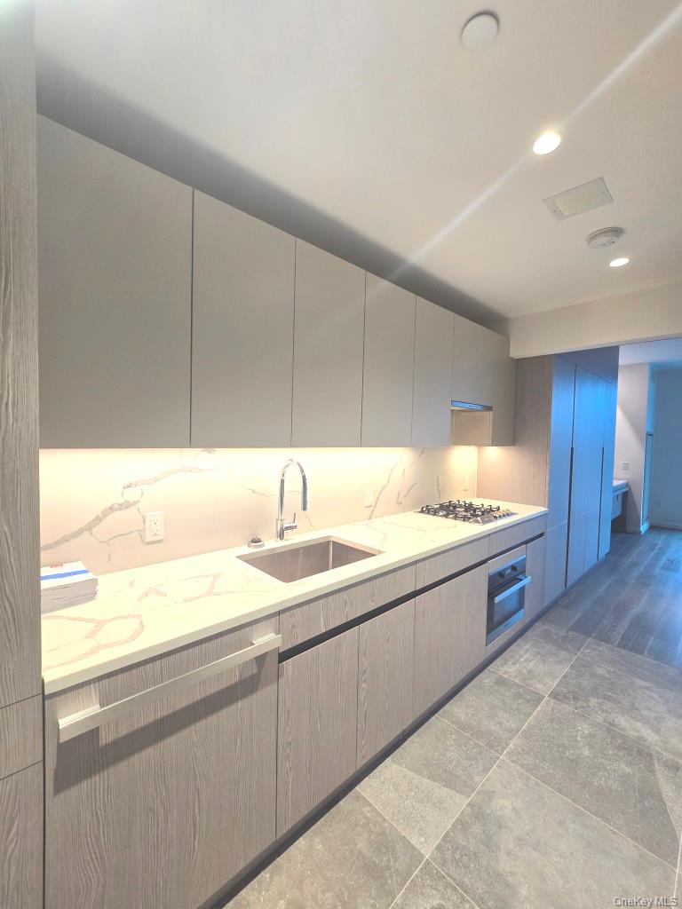 13336 37th Avenue, Unit 5N photo 2