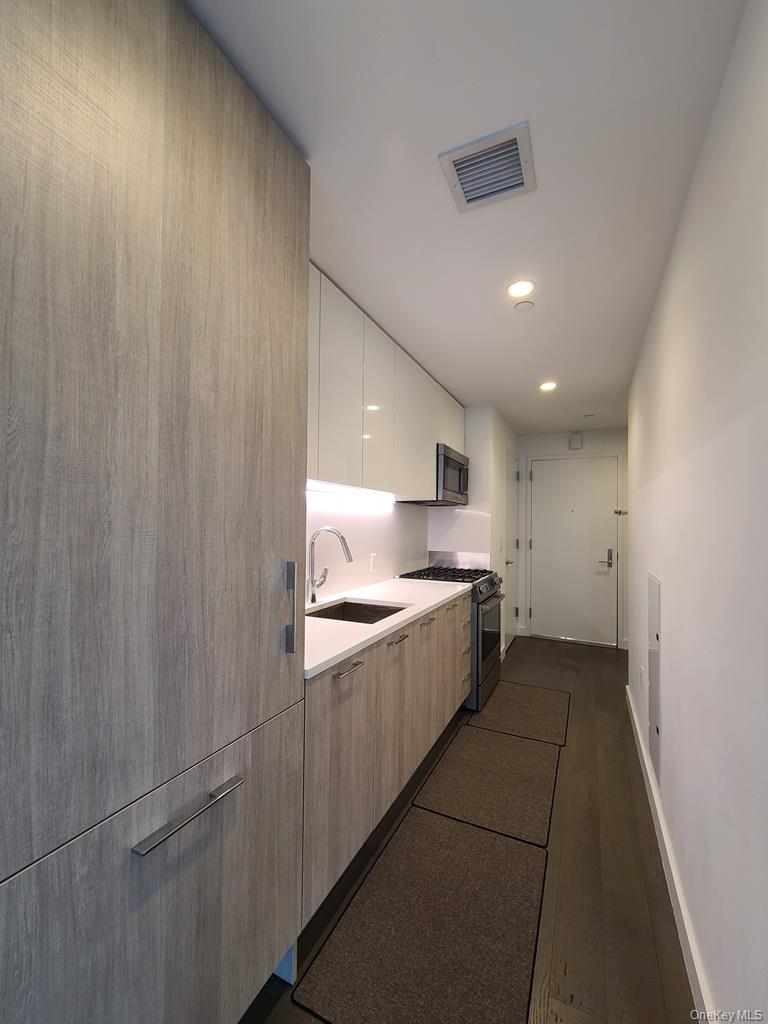 13105 40th Road, Unit 11T photo 3