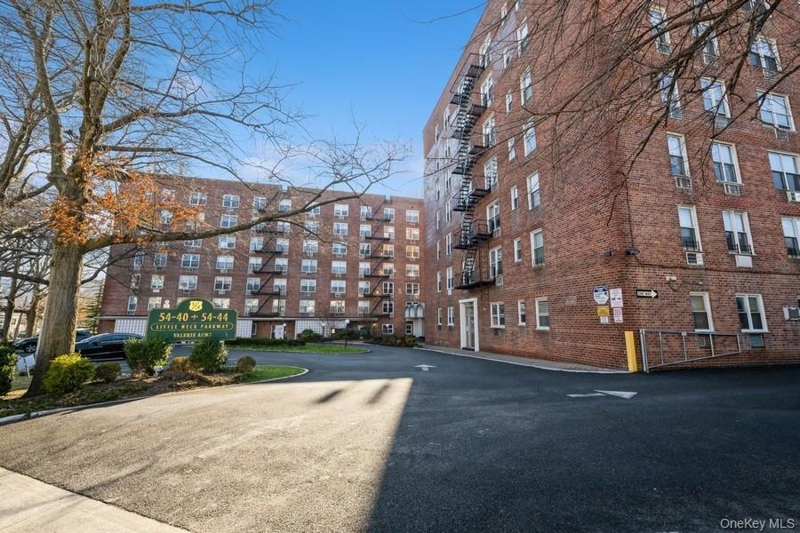 54-40 Little Neck Parkway, Unit 6M photo 4