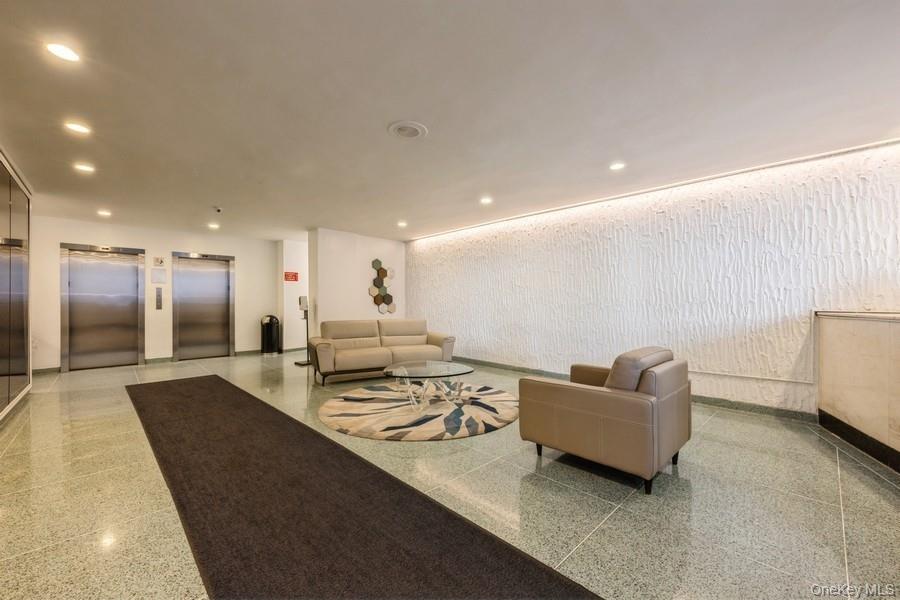 54-40 Little Neck Parkway, Unit 6M photo 25